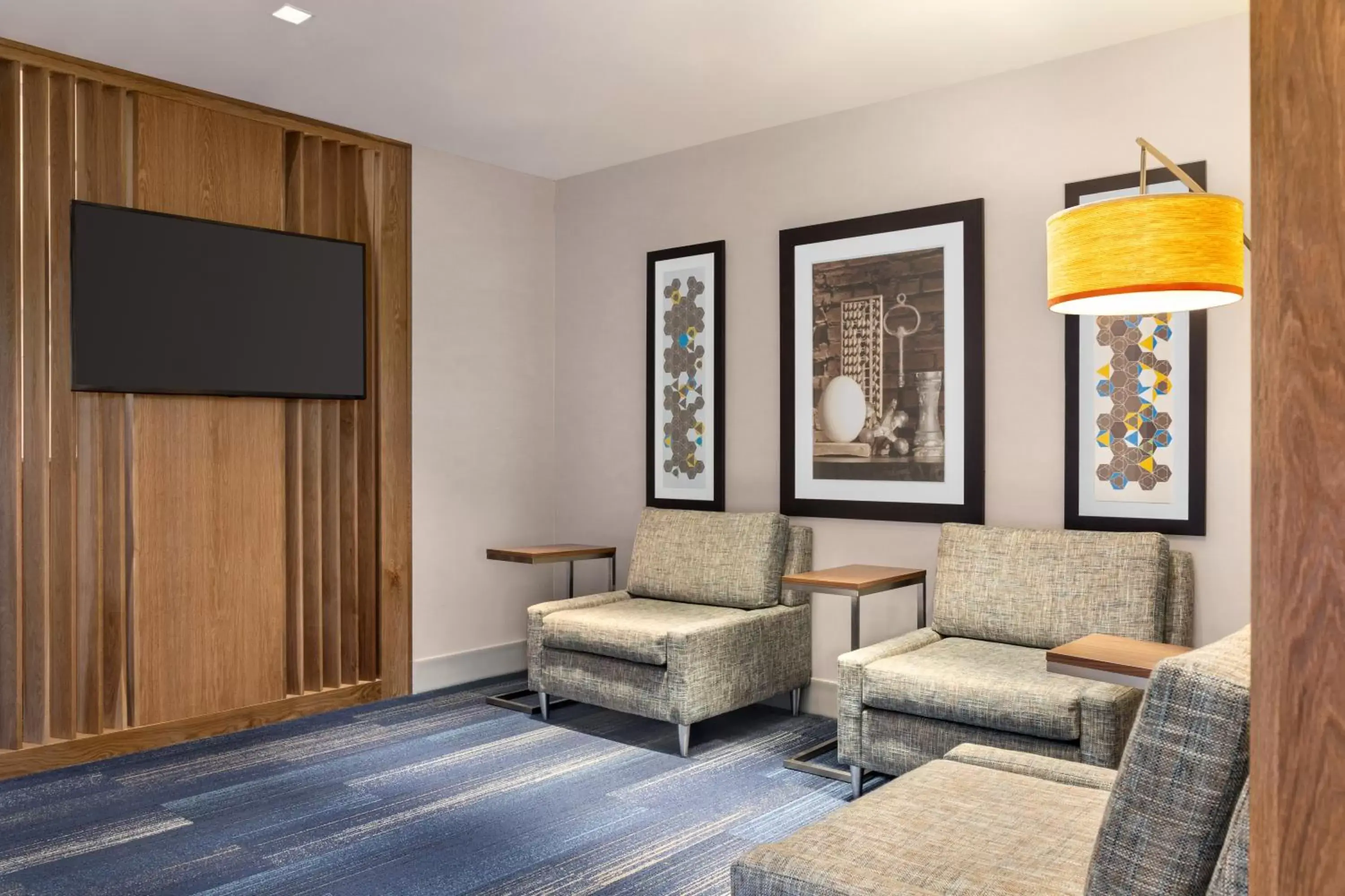 Lobby or reception, Seating Area in Holiday Inn Express & Suites Denver Airport, an IHG Hotel