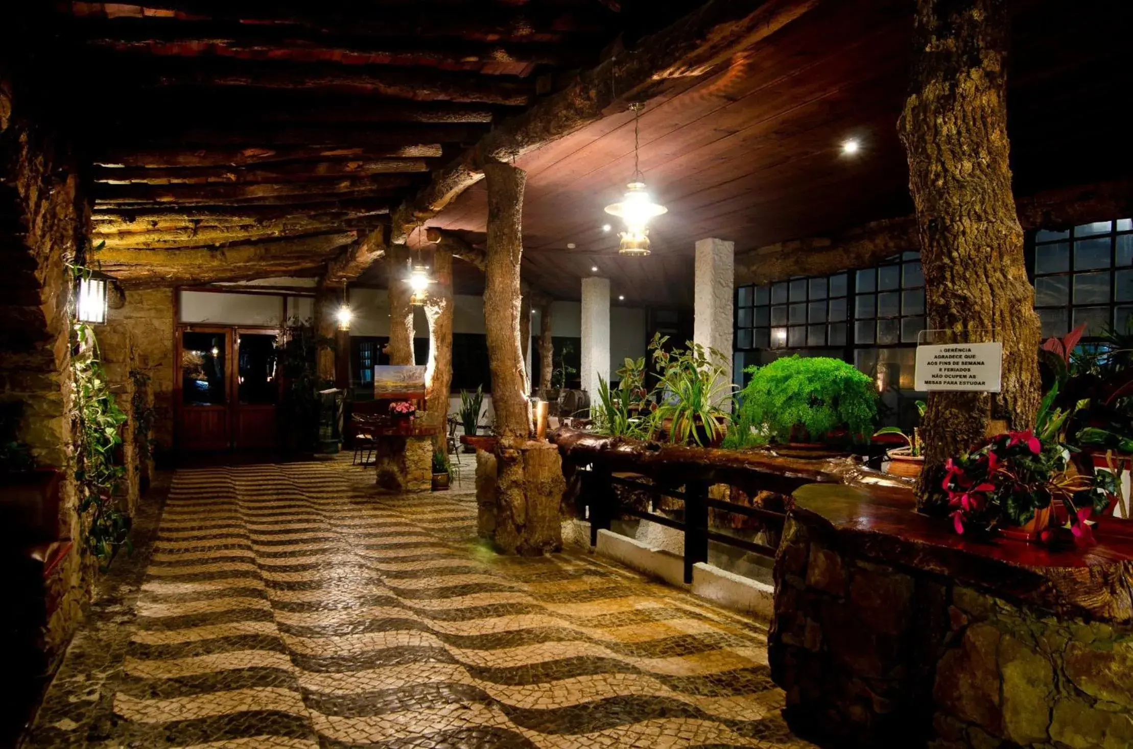 Restaurant/Places to Eat in Estalagem Muchaxo Hotel