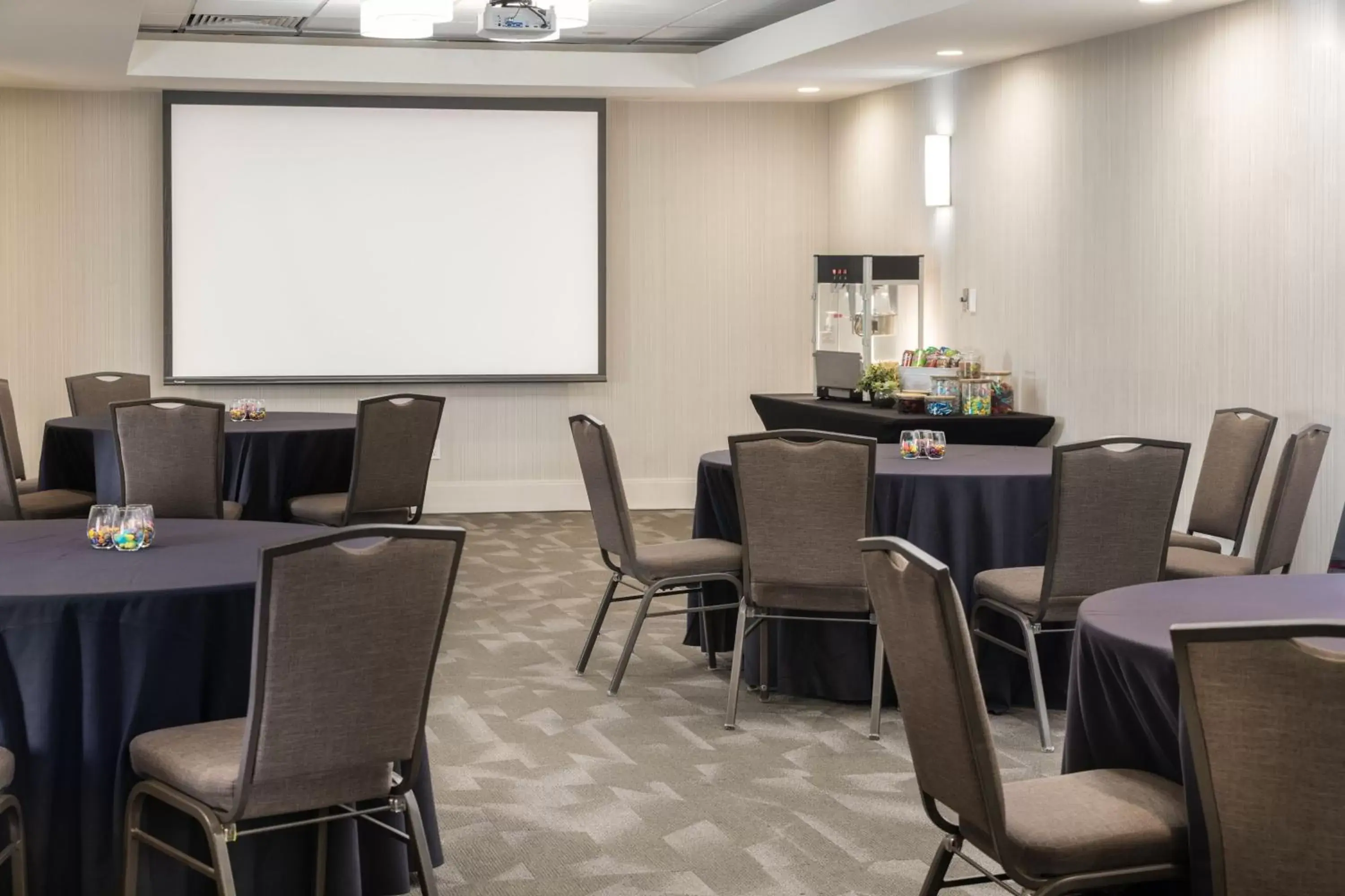 Meeting/conference room in Delta Hotels by Marriott Calgary South