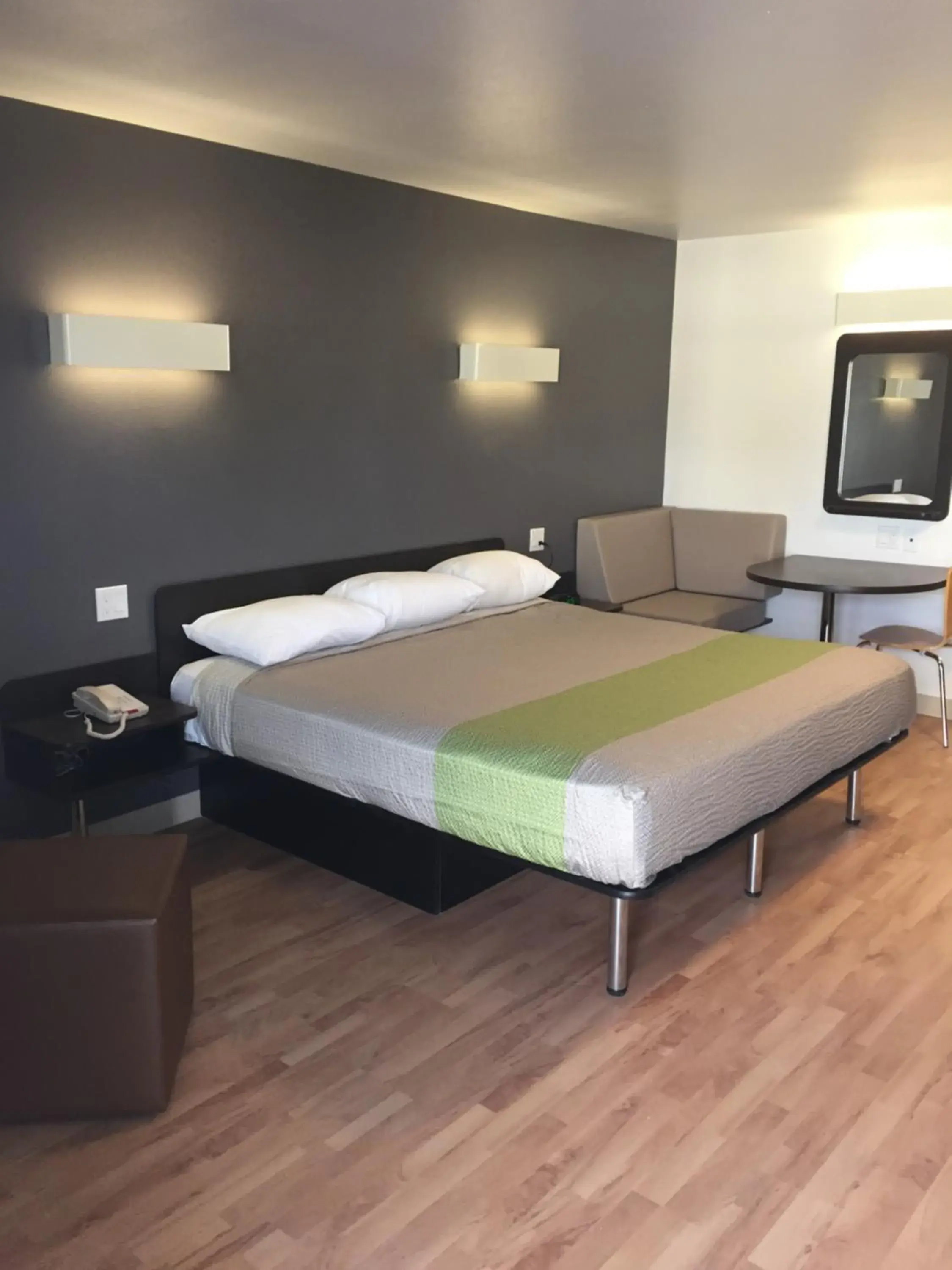 King Studio in Studio 6 Victorville - Apple Valley King Studio in Studio 6 Victorville - Apple Valley