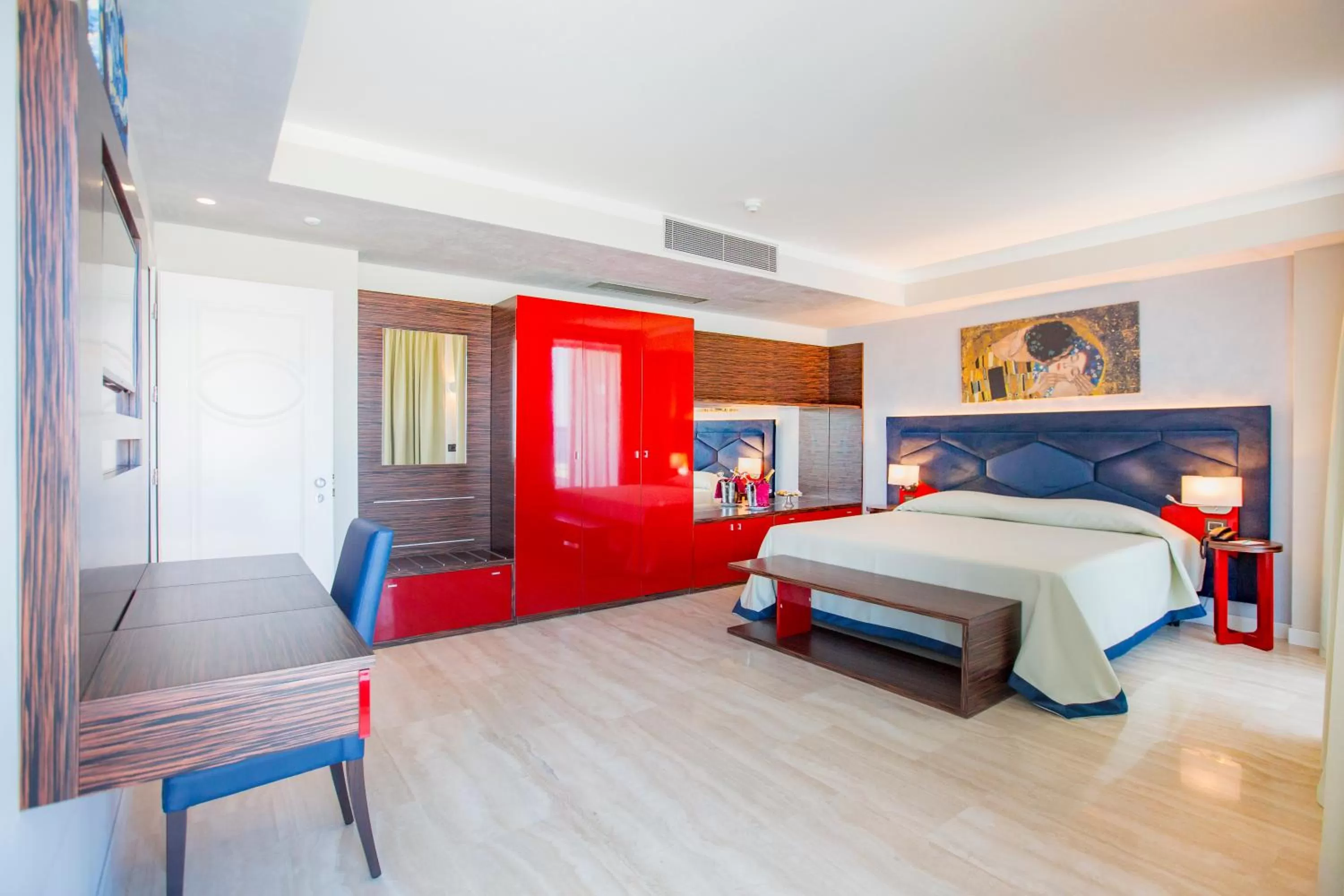 Bed in Victoria Palace Cefalù