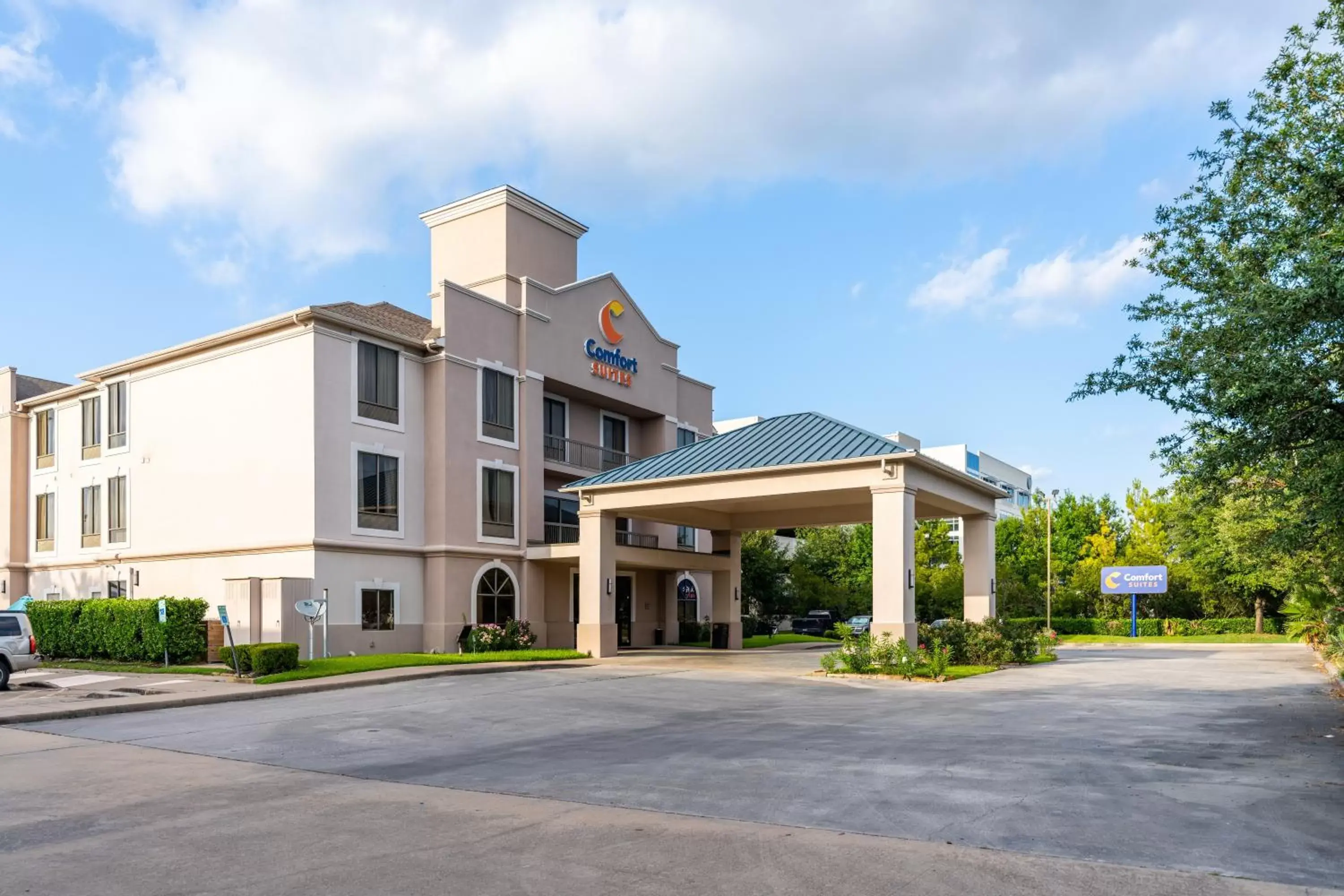 Property Building in Comfort Suites Houston West At Clay Road
