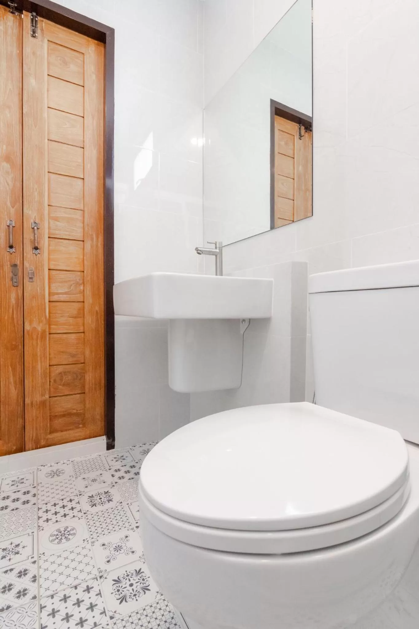 Toilet in นายก่ายหมอน Nine-Kai-Mon