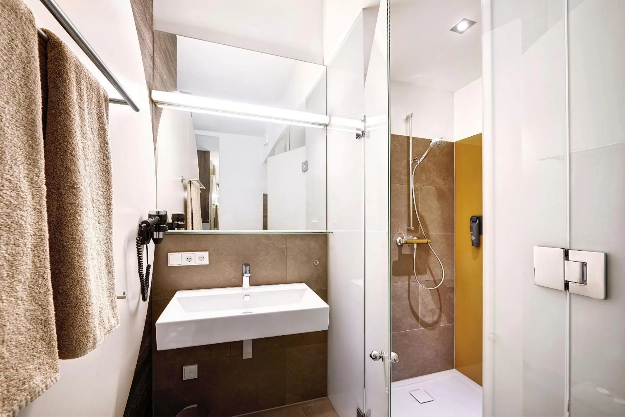 Shower in eee Hotel Marchtrenk