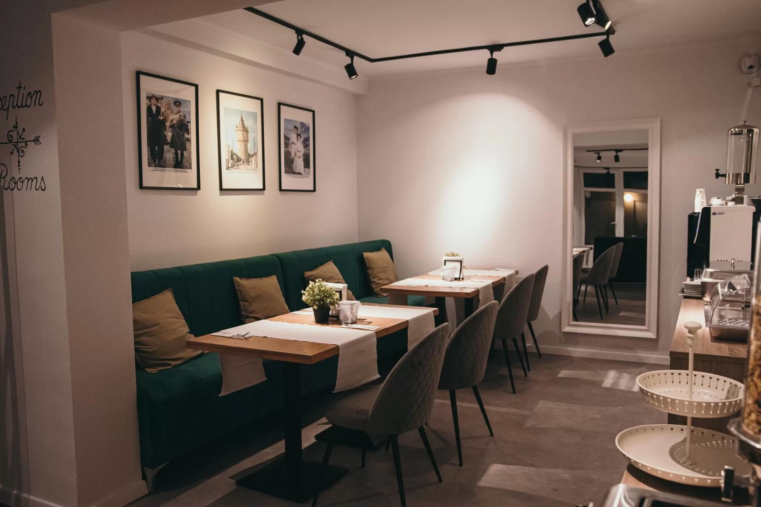 Restaurant/places to eat in Nest Guesthouse