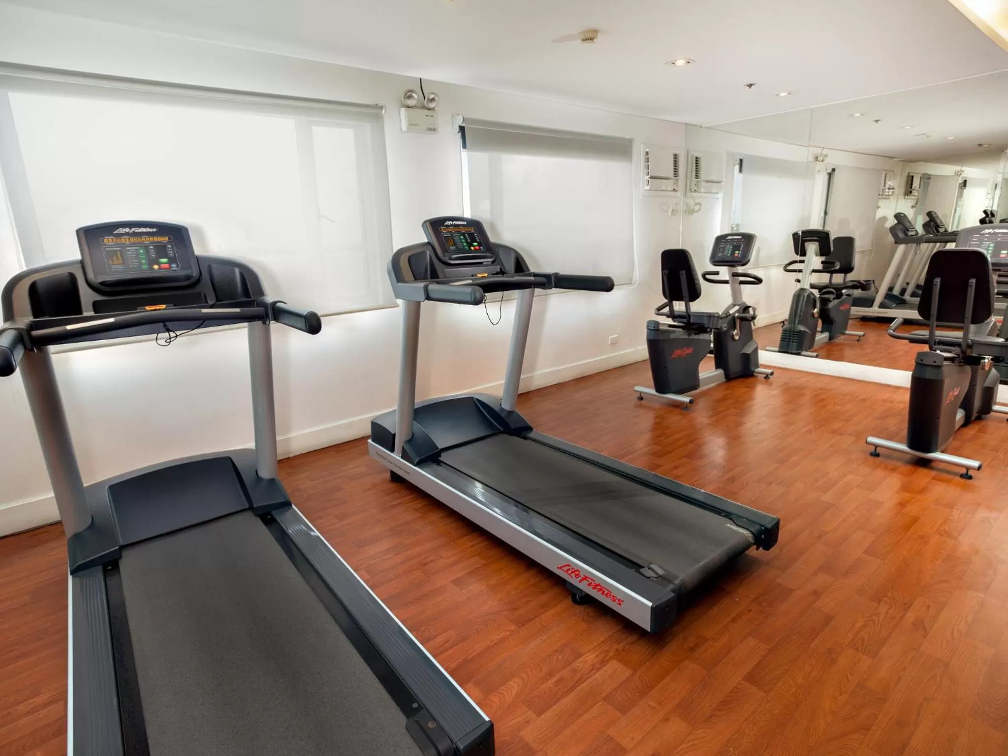 Fitness centre/facilities in Injap Tower Hotel