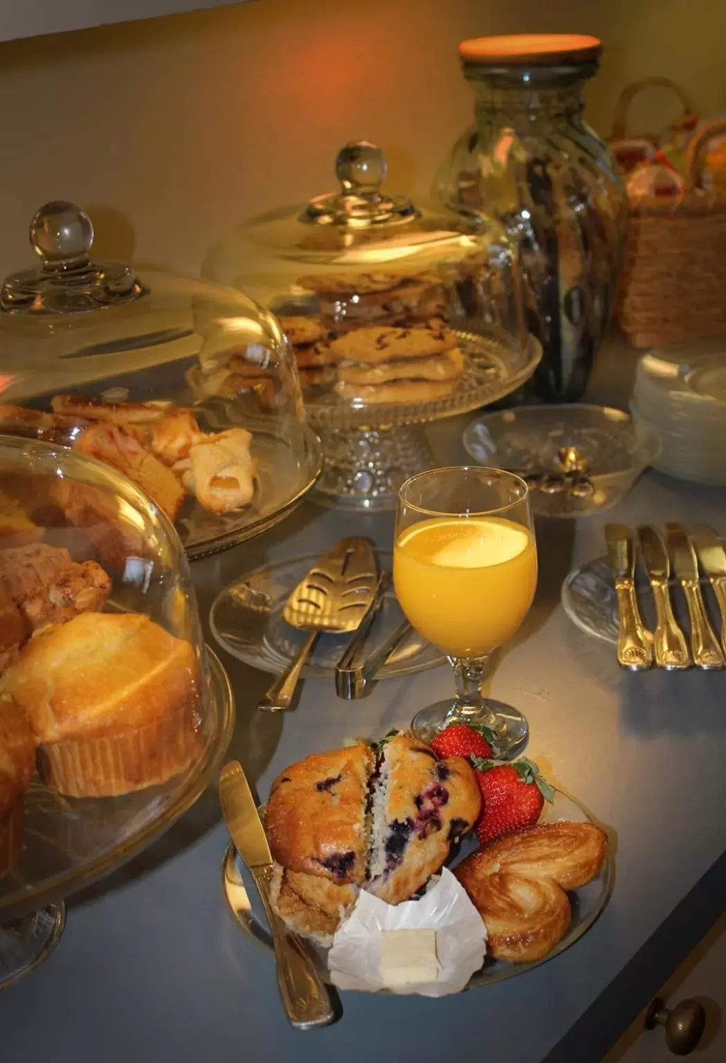 Breakfast in Morgan State House Inn Breakfast in Morgan State House Inn