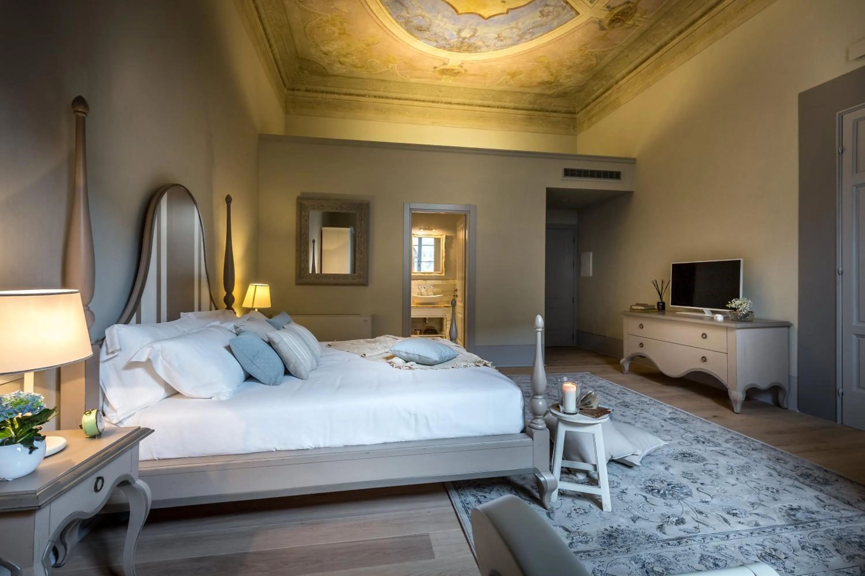 Bedroom, Bed in Palazzo Ridolfi - Residenza d'Epoca