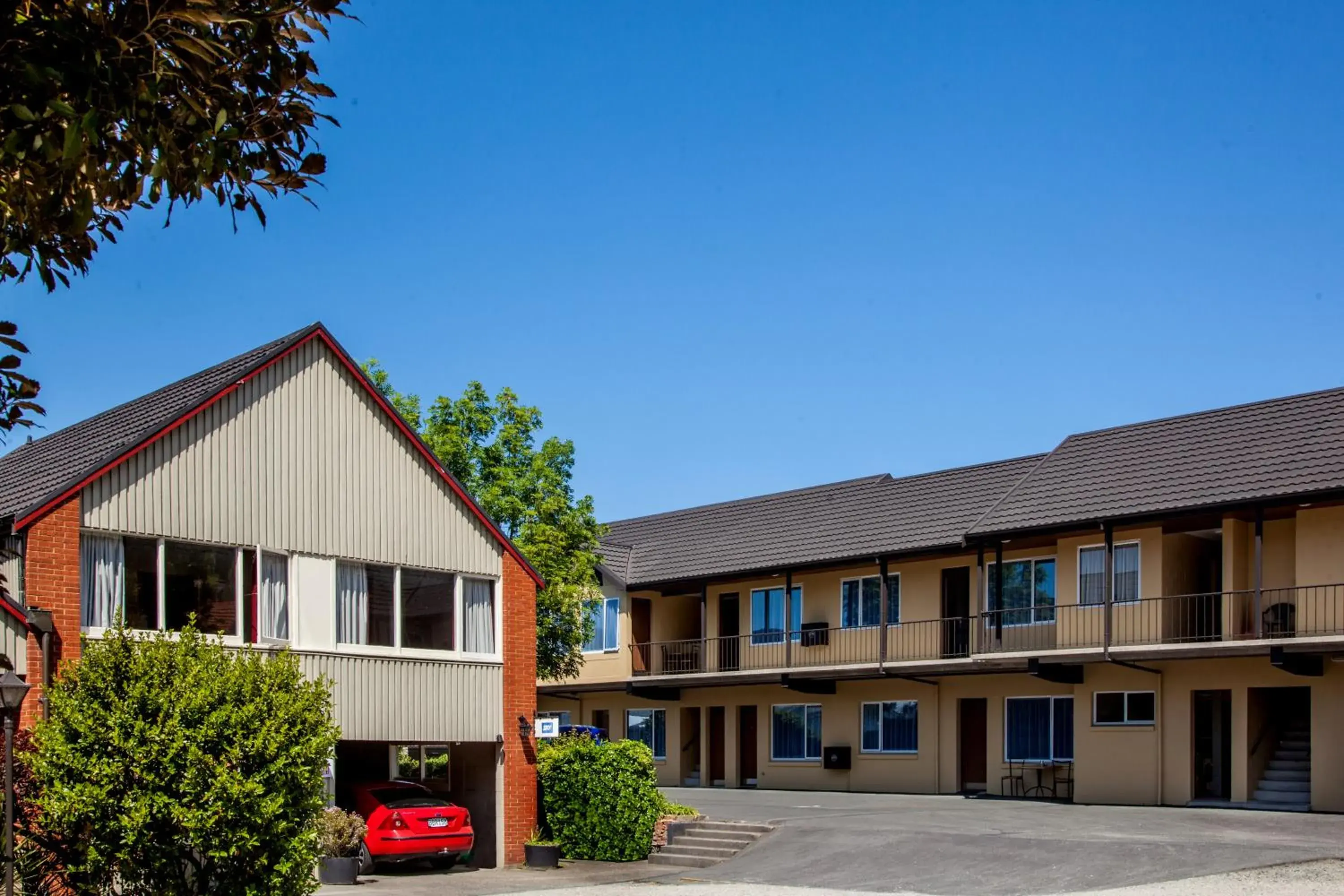 Property Building in Dunedin Motel and Villas
