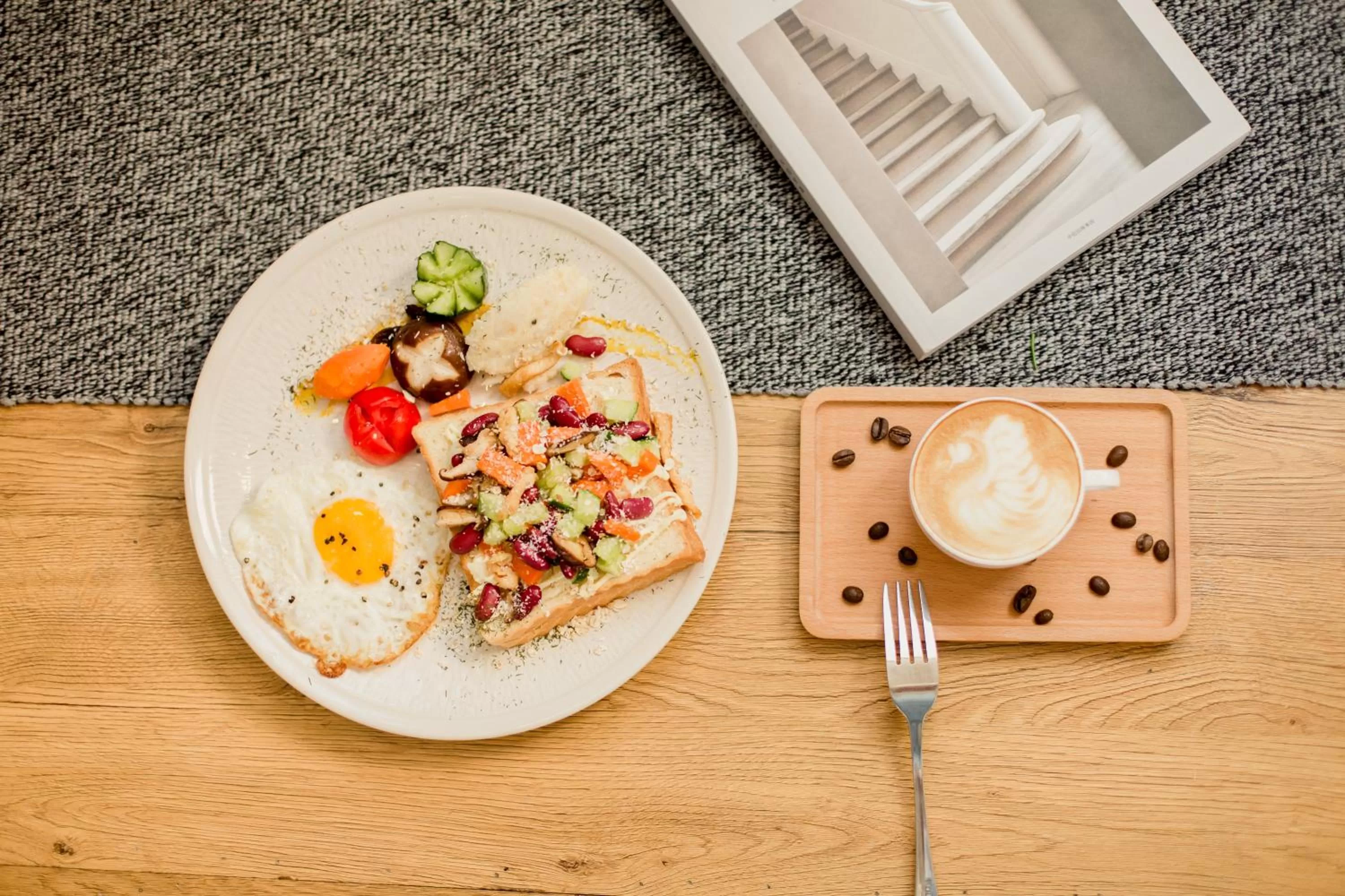 American breakfast in Wander Hostel