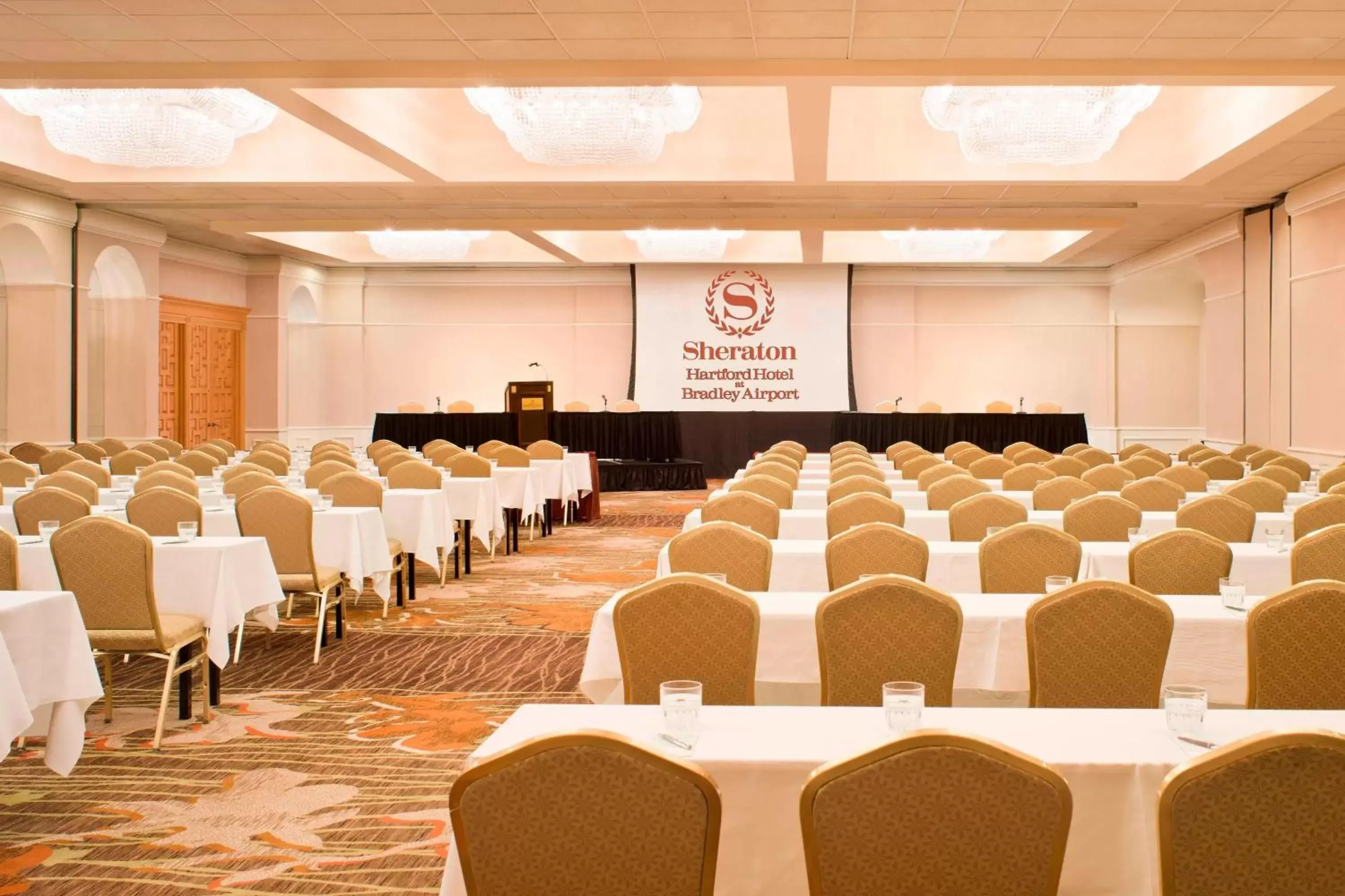 Meeting/conference room in Sheraton Hartford Hotel at Bradley Airport