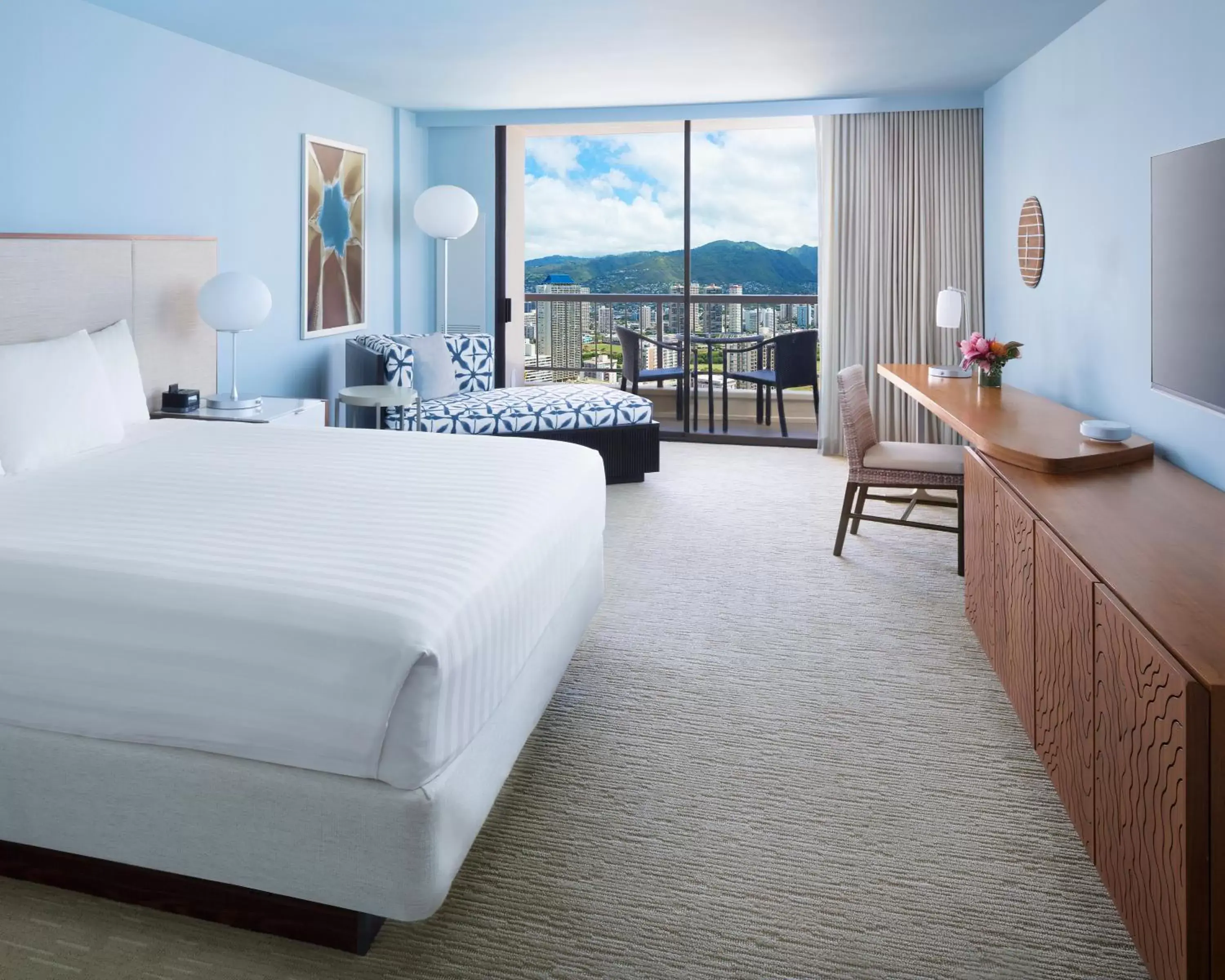 King Room with City View in Hyatt Regency Waikiki Beach Resort & Spa