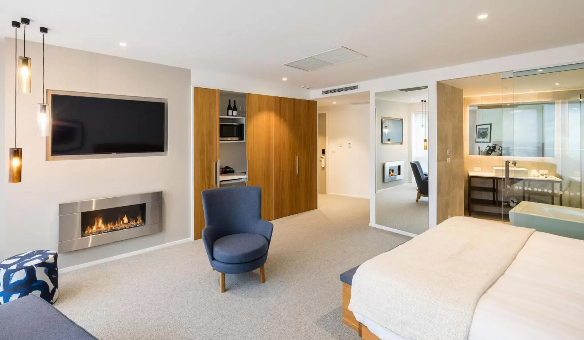 TV and multimedia, TV/Entertainment Center in Queenstown Park Boutique Hotel