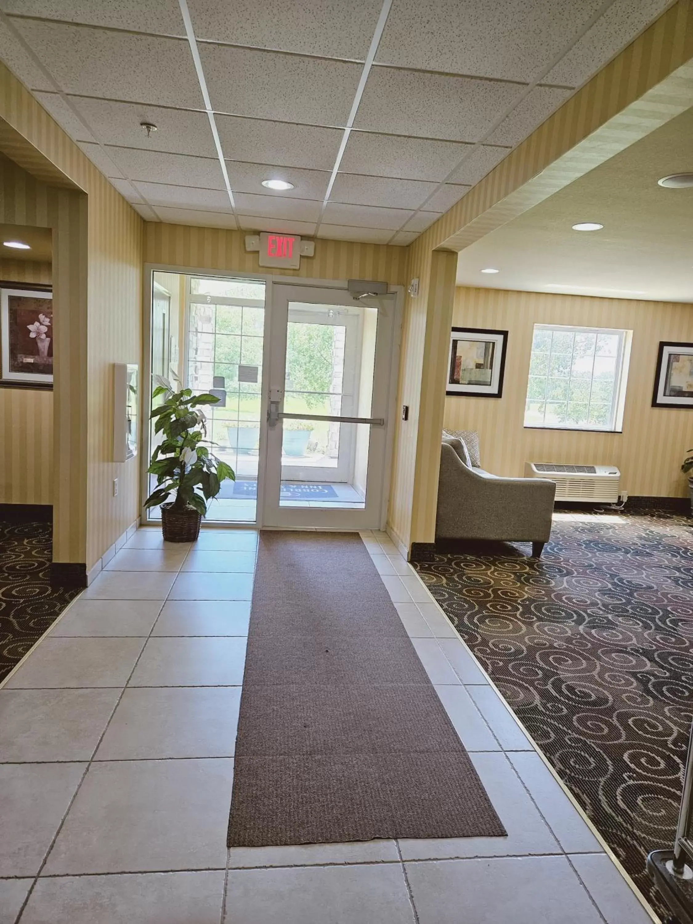 Facade/entrance in Cobblestone Inn & Suites - Bloomfield