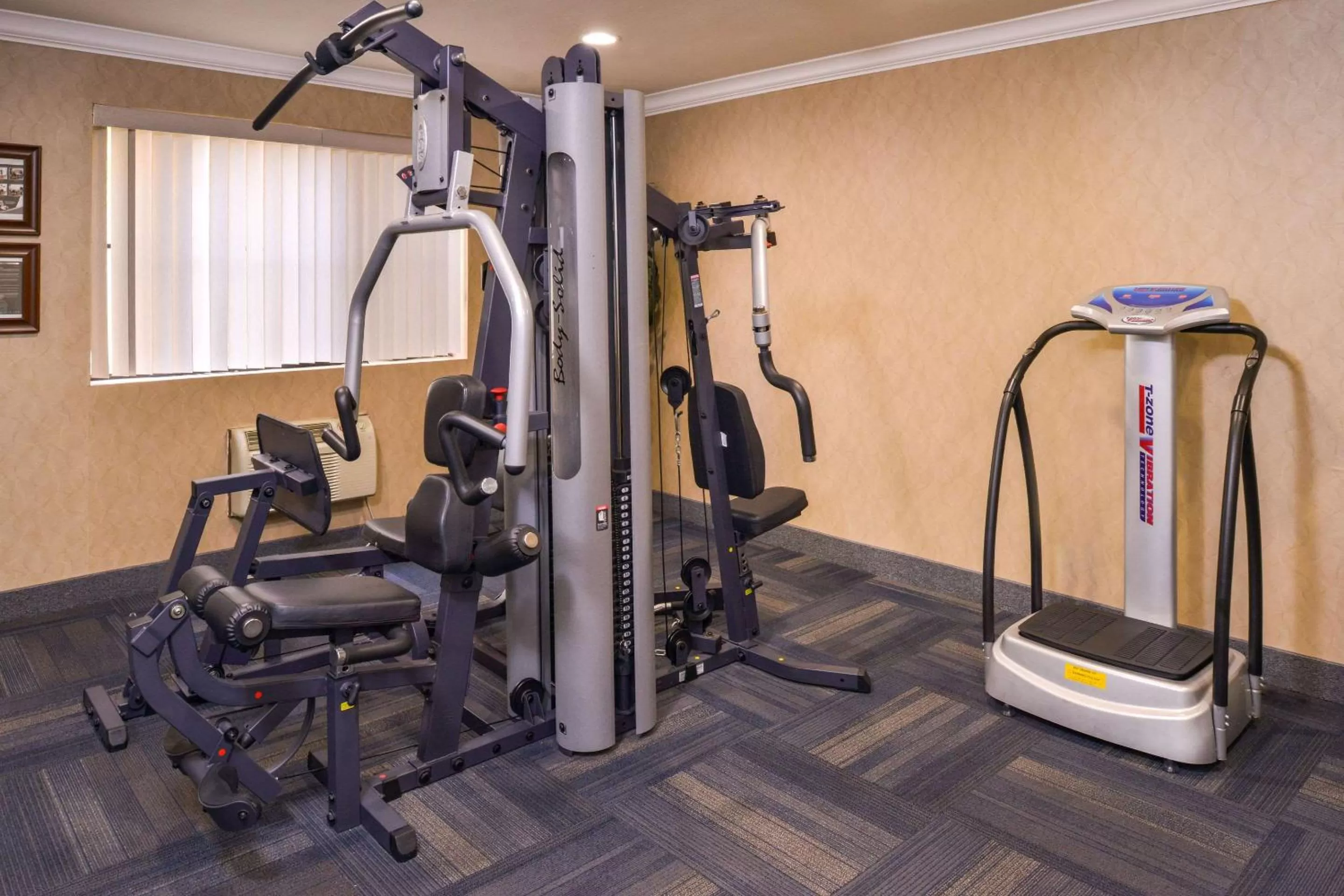 Fitness centre/facilities in Quality Inn & Suites Walnut - City of Industry