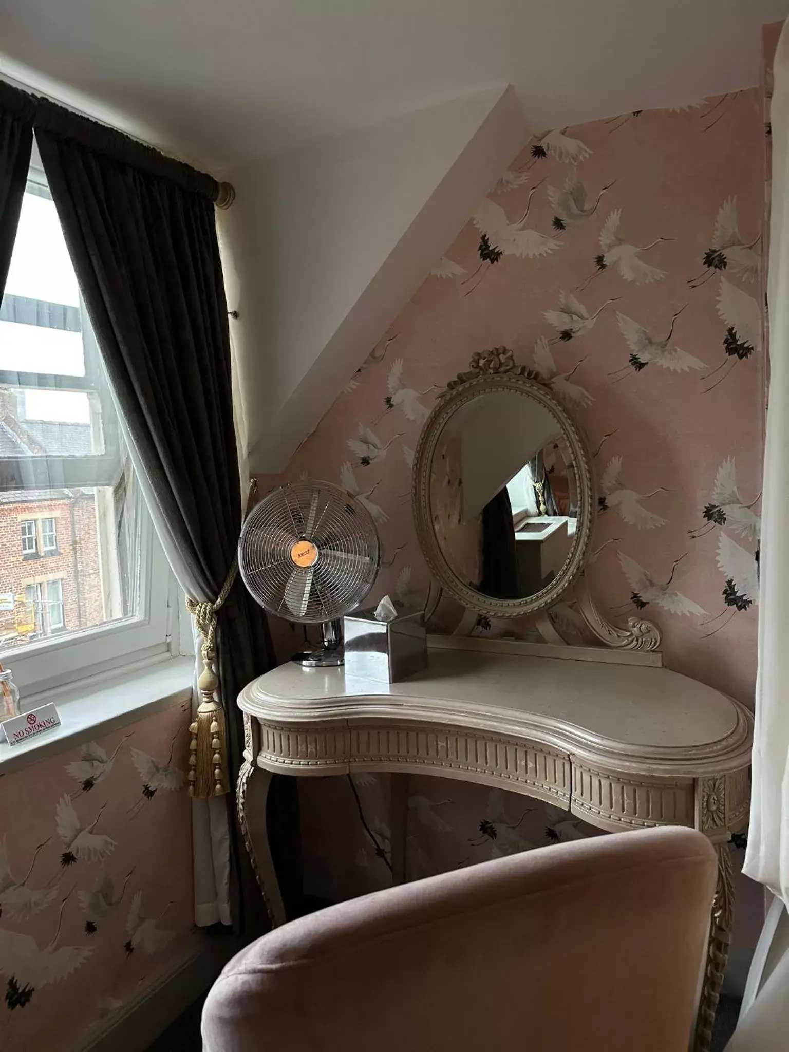 Bedroom, Seating Area in OYO The Townhouse