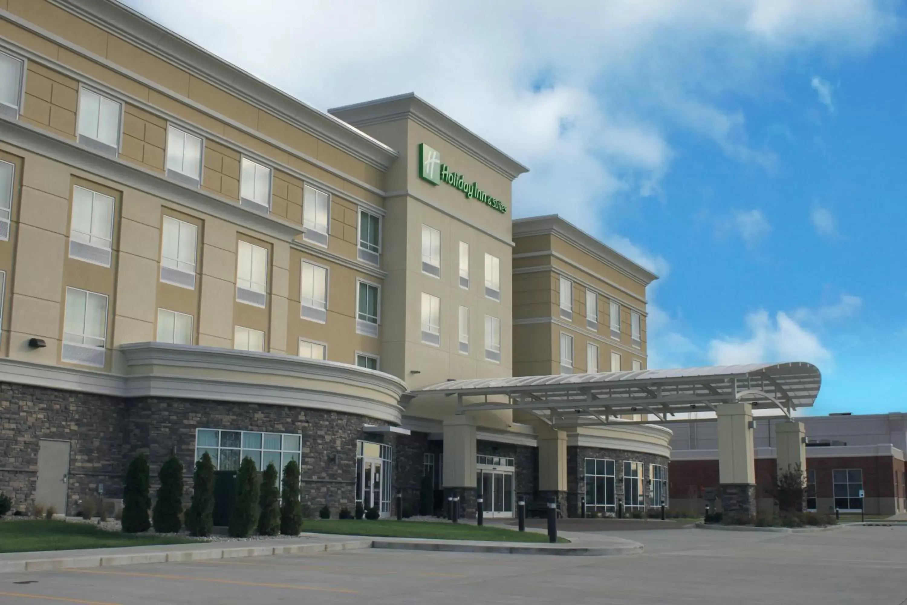 Property Building in Holiday Inn & Suites - Hopkinsville - Convention Ctr, an IHG Hotel
