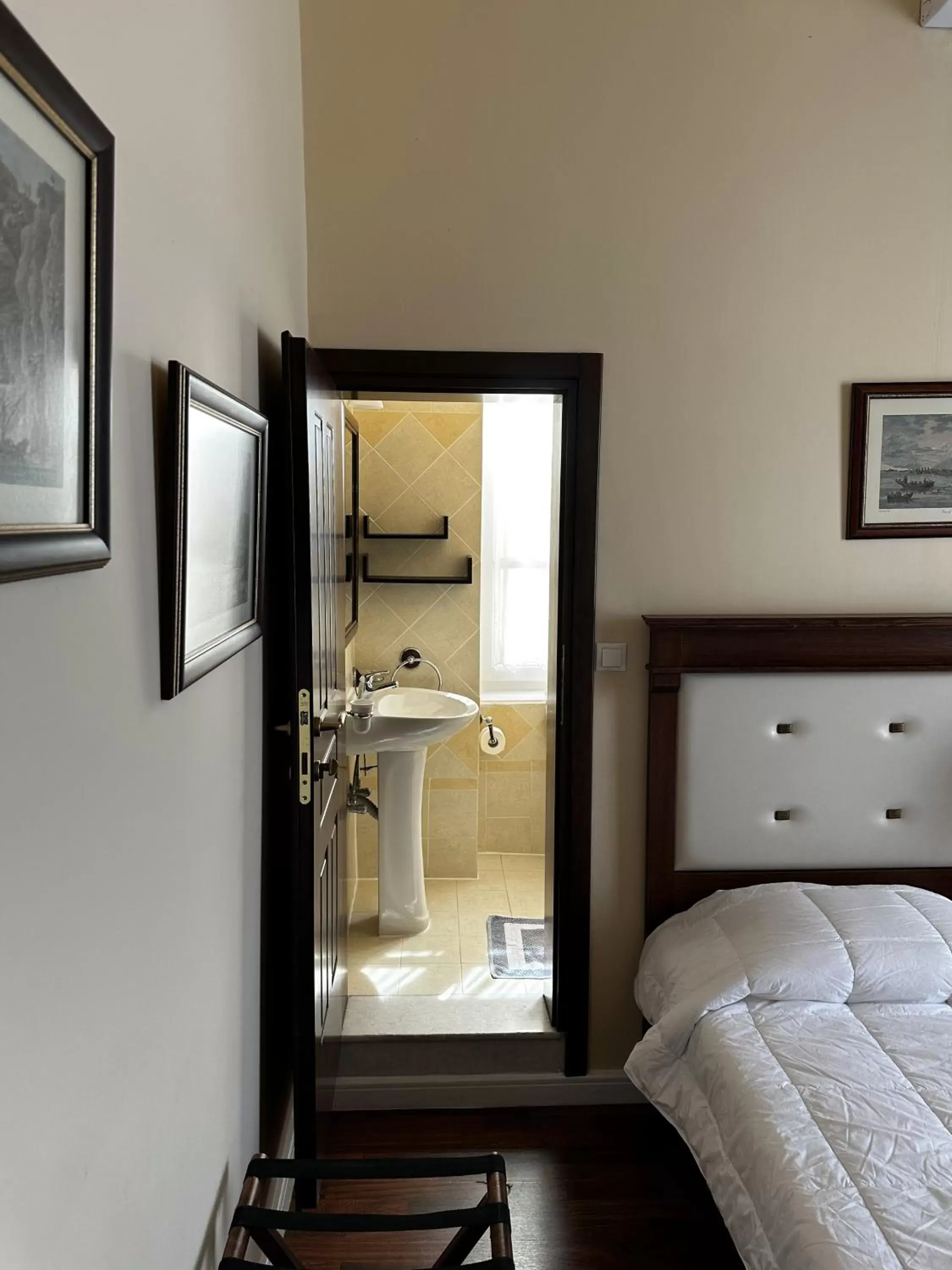 Bed, Bathroom in Hotel Aktaion Syros