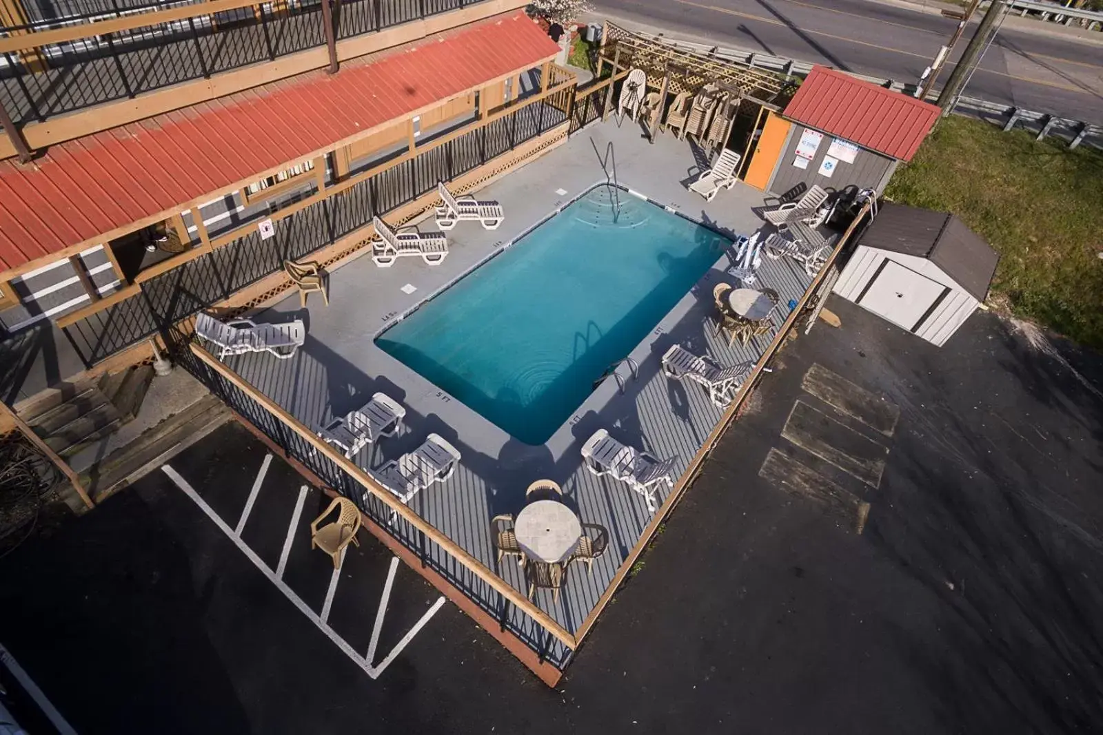 Pool view, Bird's-eye View in Timbers Lodge