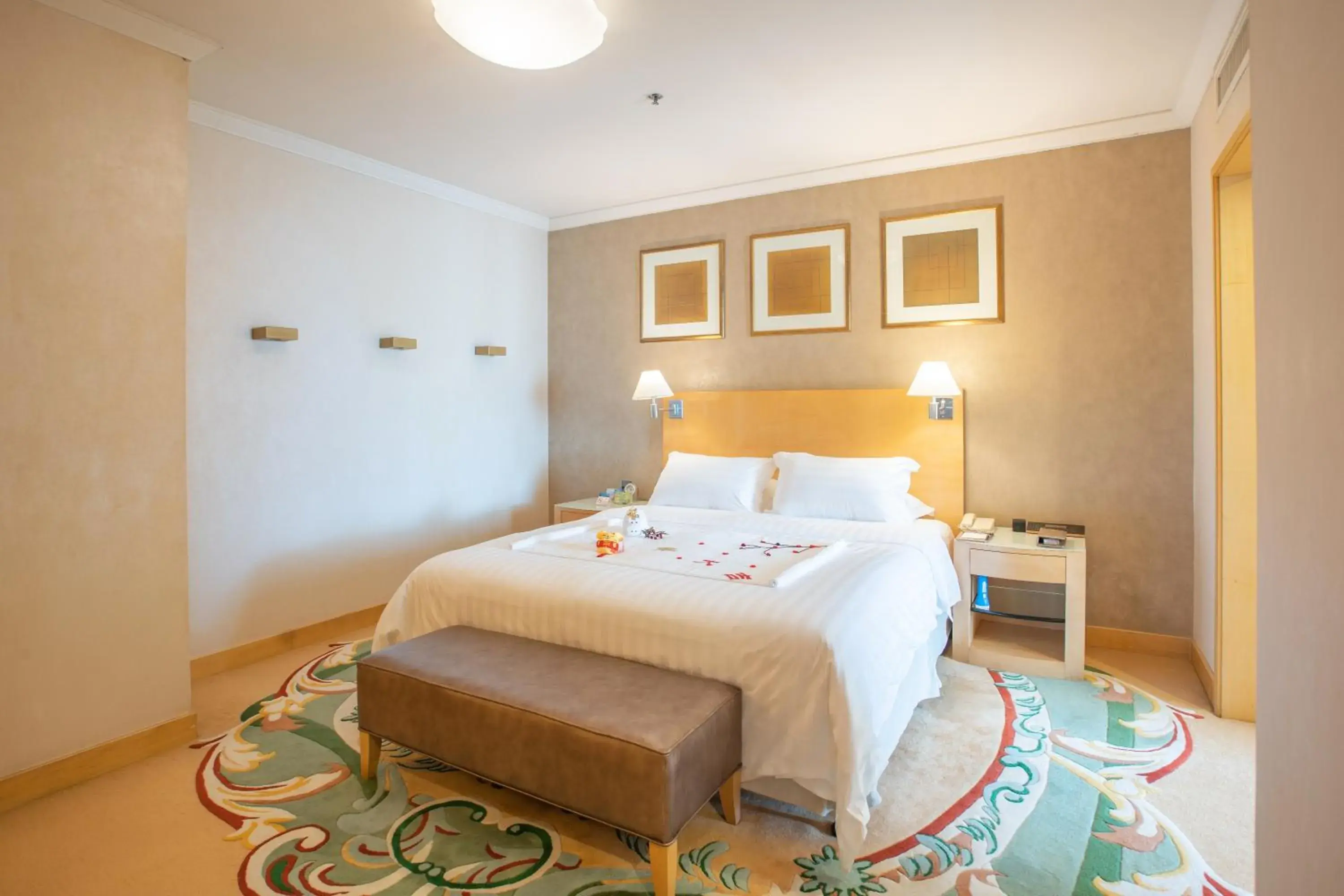 Bedroom, Bed in Shantou Junhua Haiyi Hotel