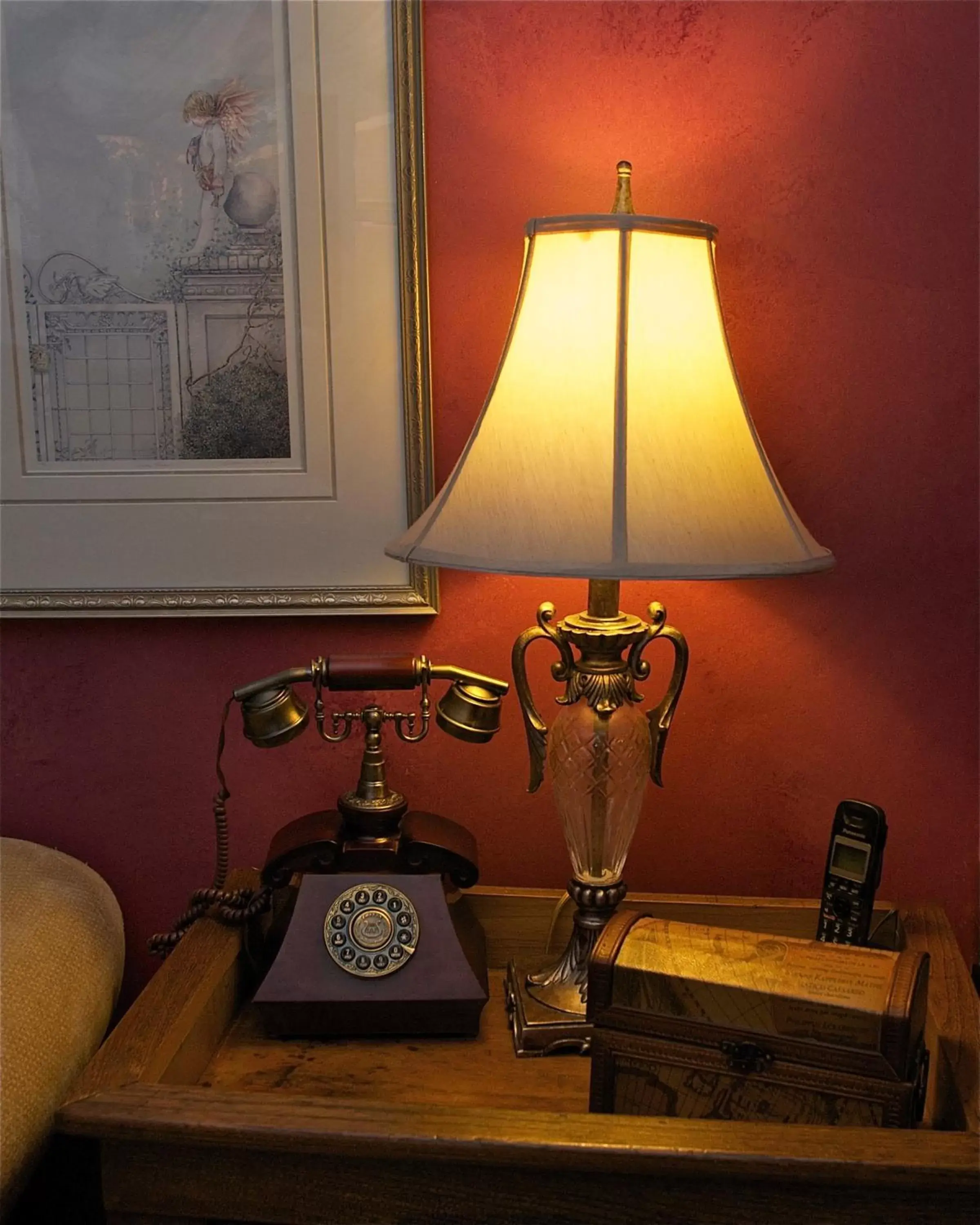 Decorative detail, Coffee/Tea Facilities in Bondy House Bed & Breakfast