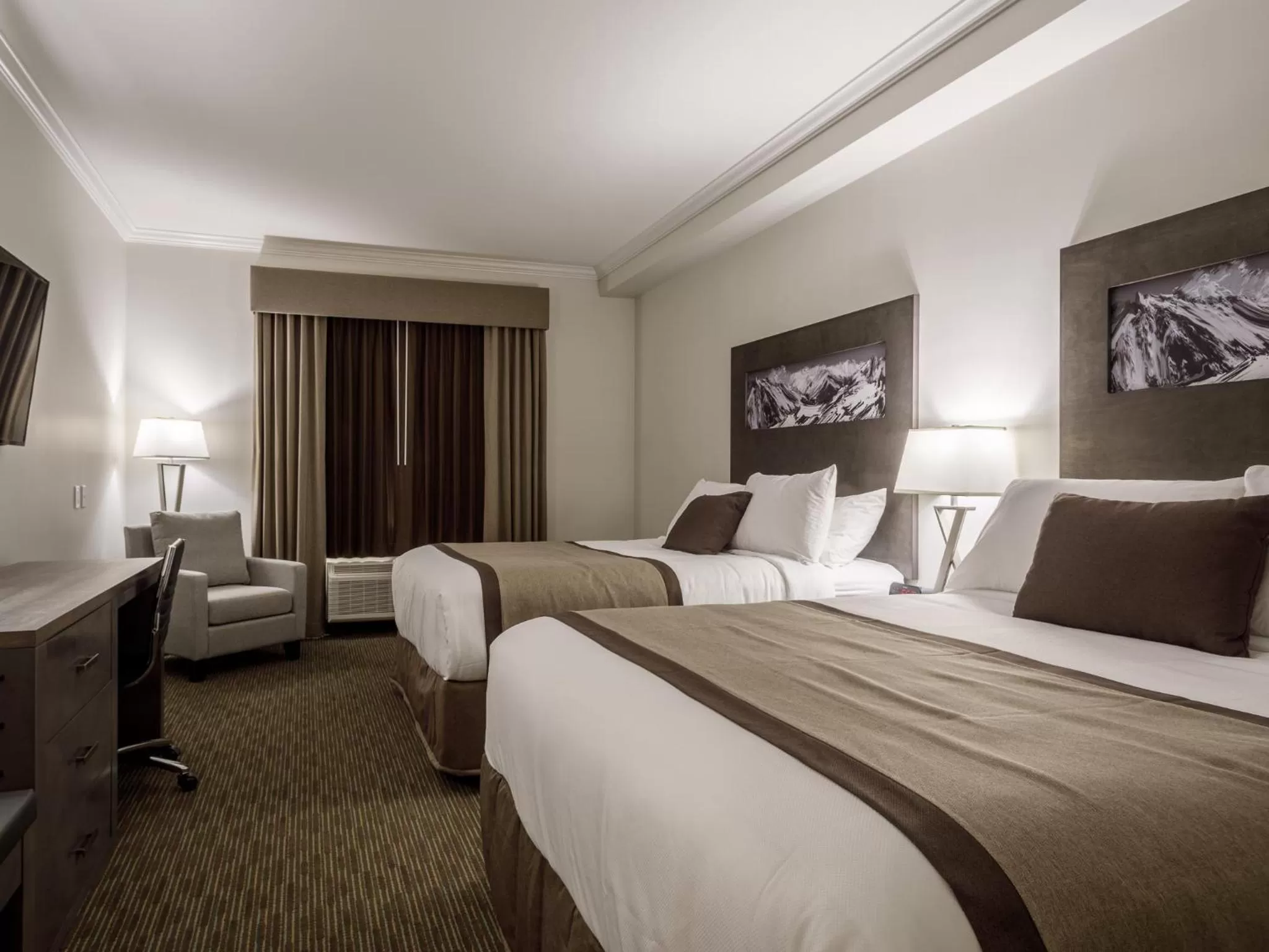 Bed in Ramada by Wyndham Revelstoke