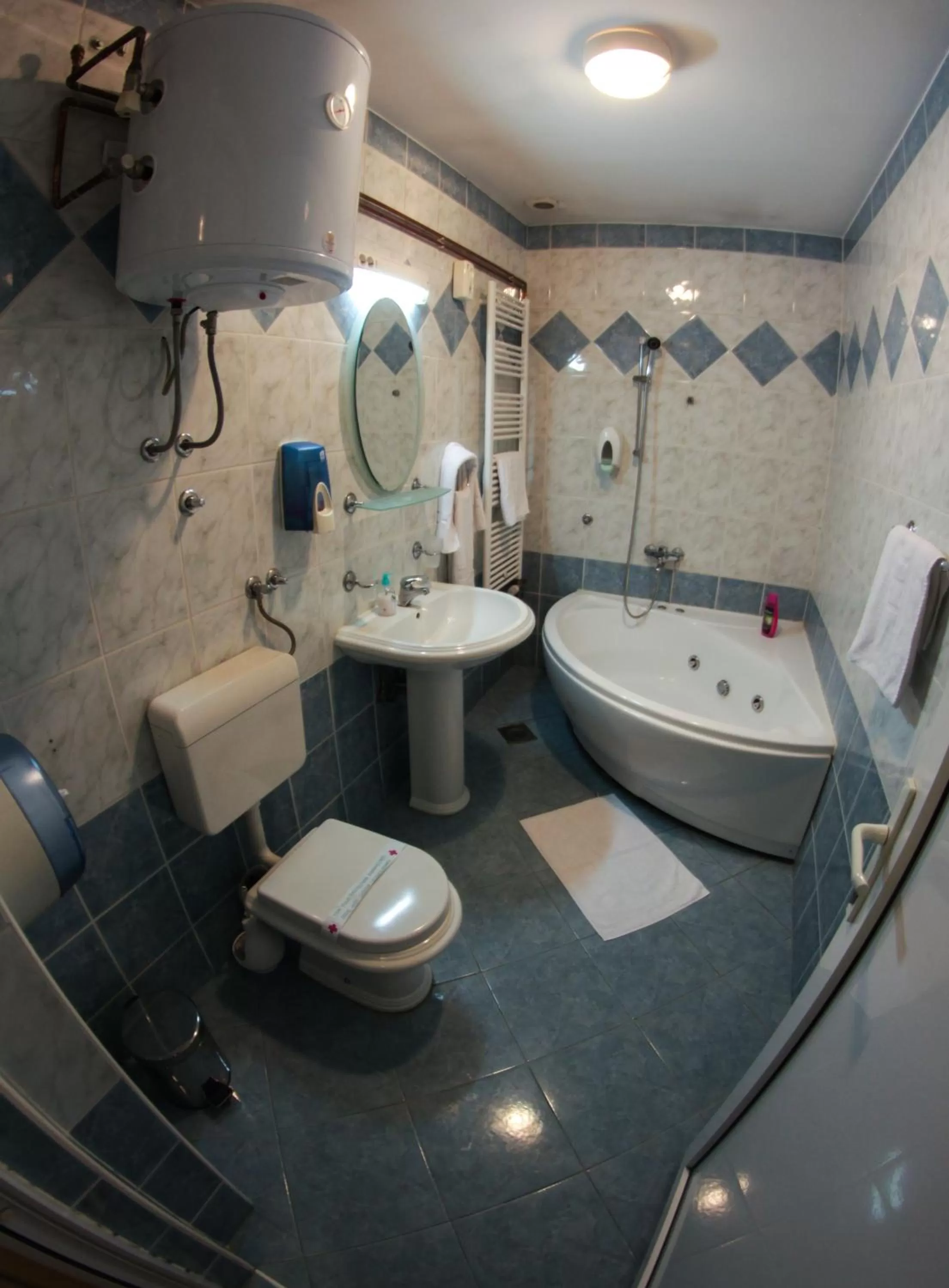 Bathroom in Hotel Fontana