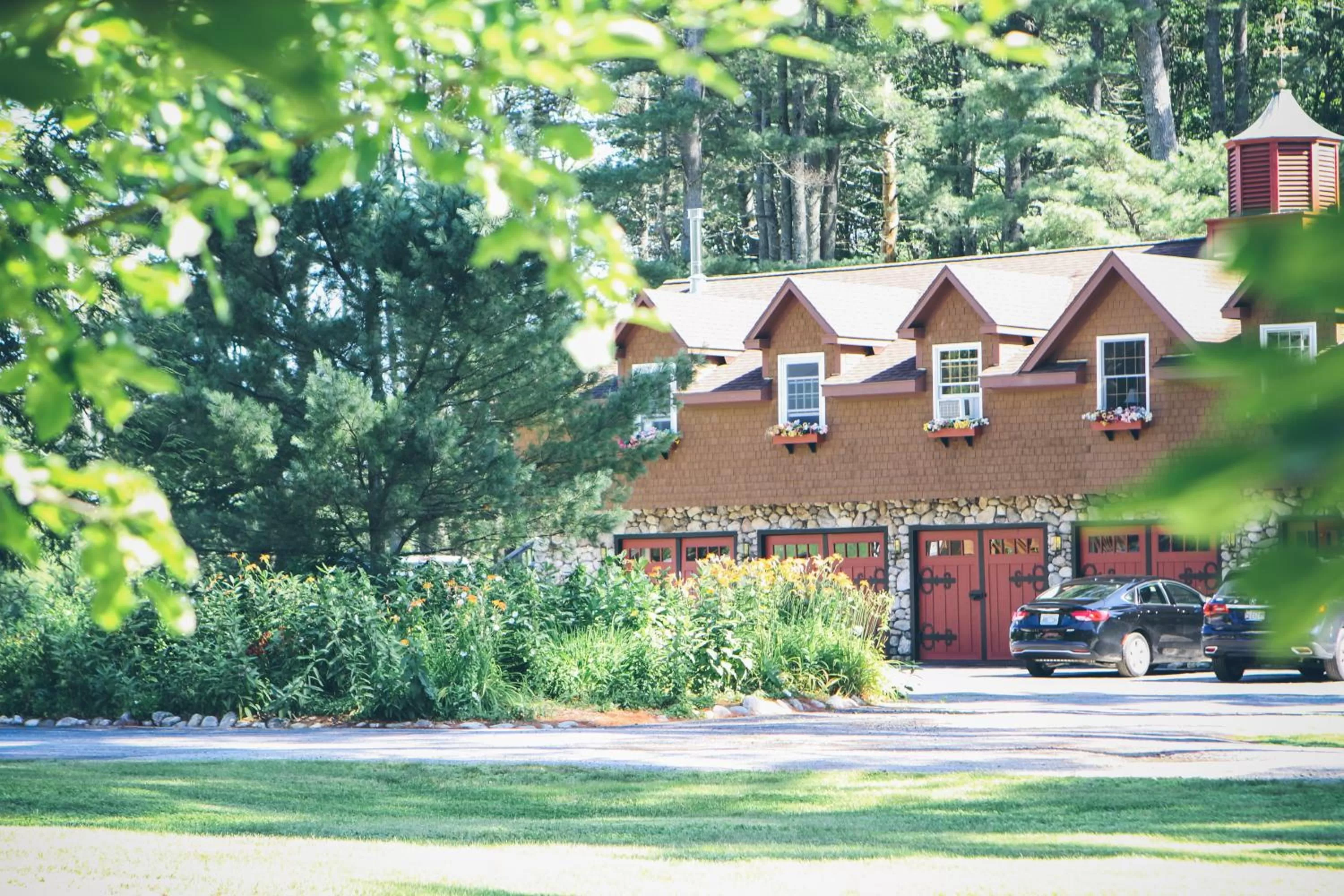 Property building in Old Saco Inn