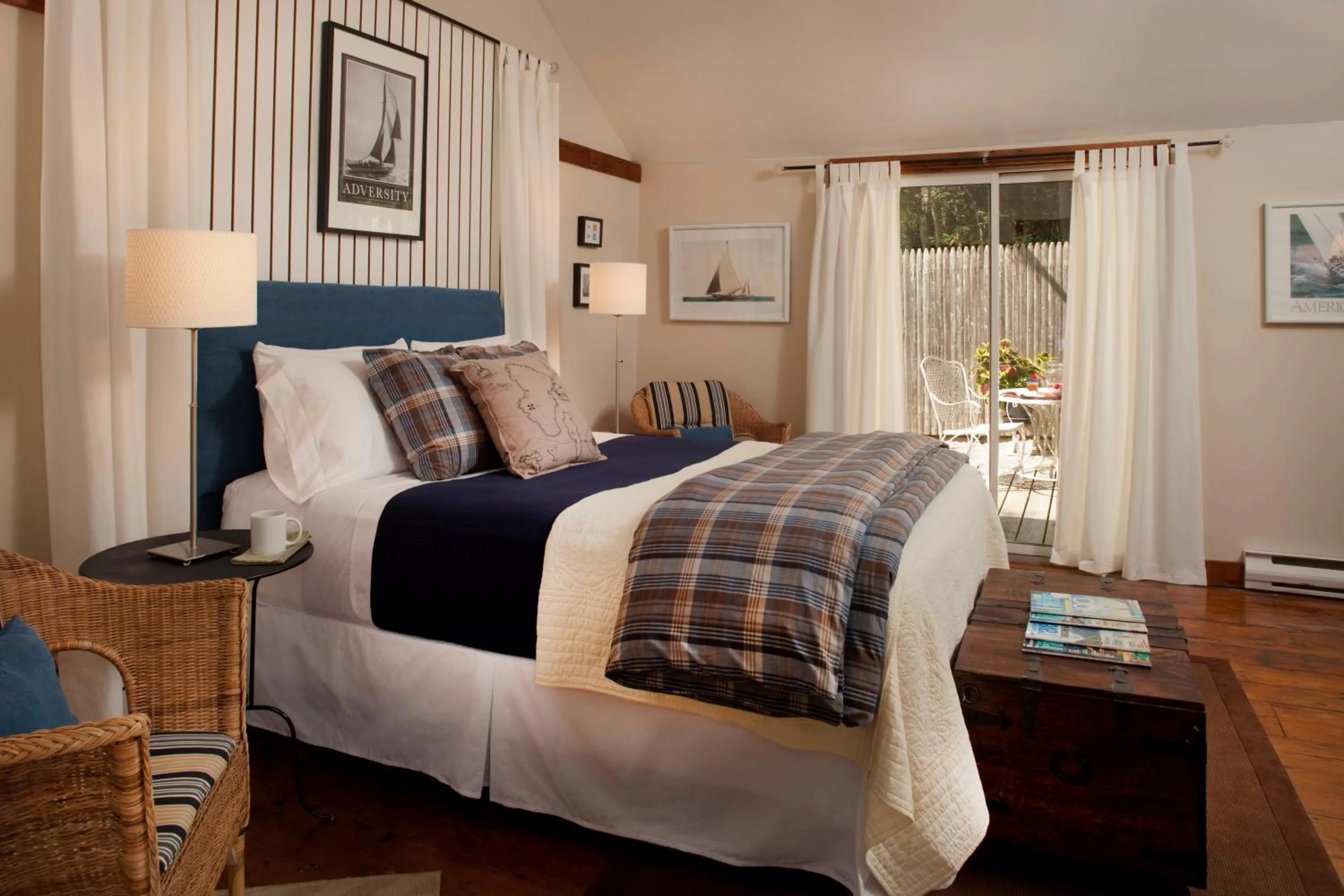 Photo of the whole room, Bed in Abbey's Lantern Hill Inn