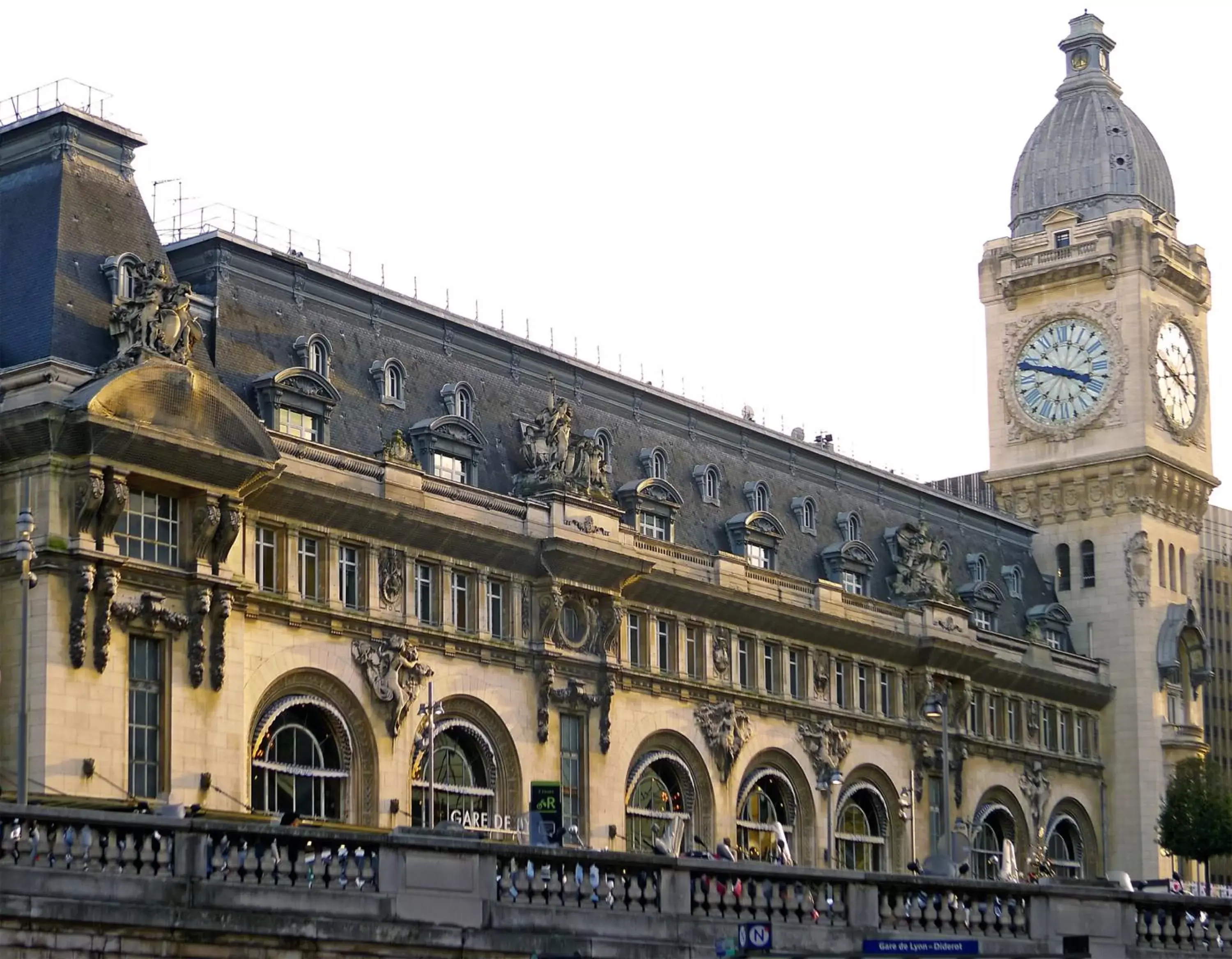 Nearby landmark, Property Building in Holiday Inn Paris - Gare de Lyon Bastille, an IHG Hotel