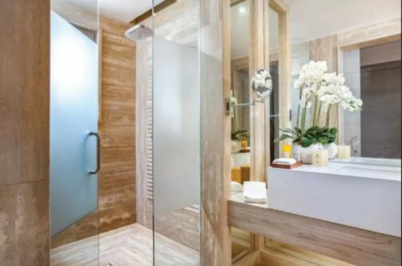 Shower in Eden Roc Cap Cana