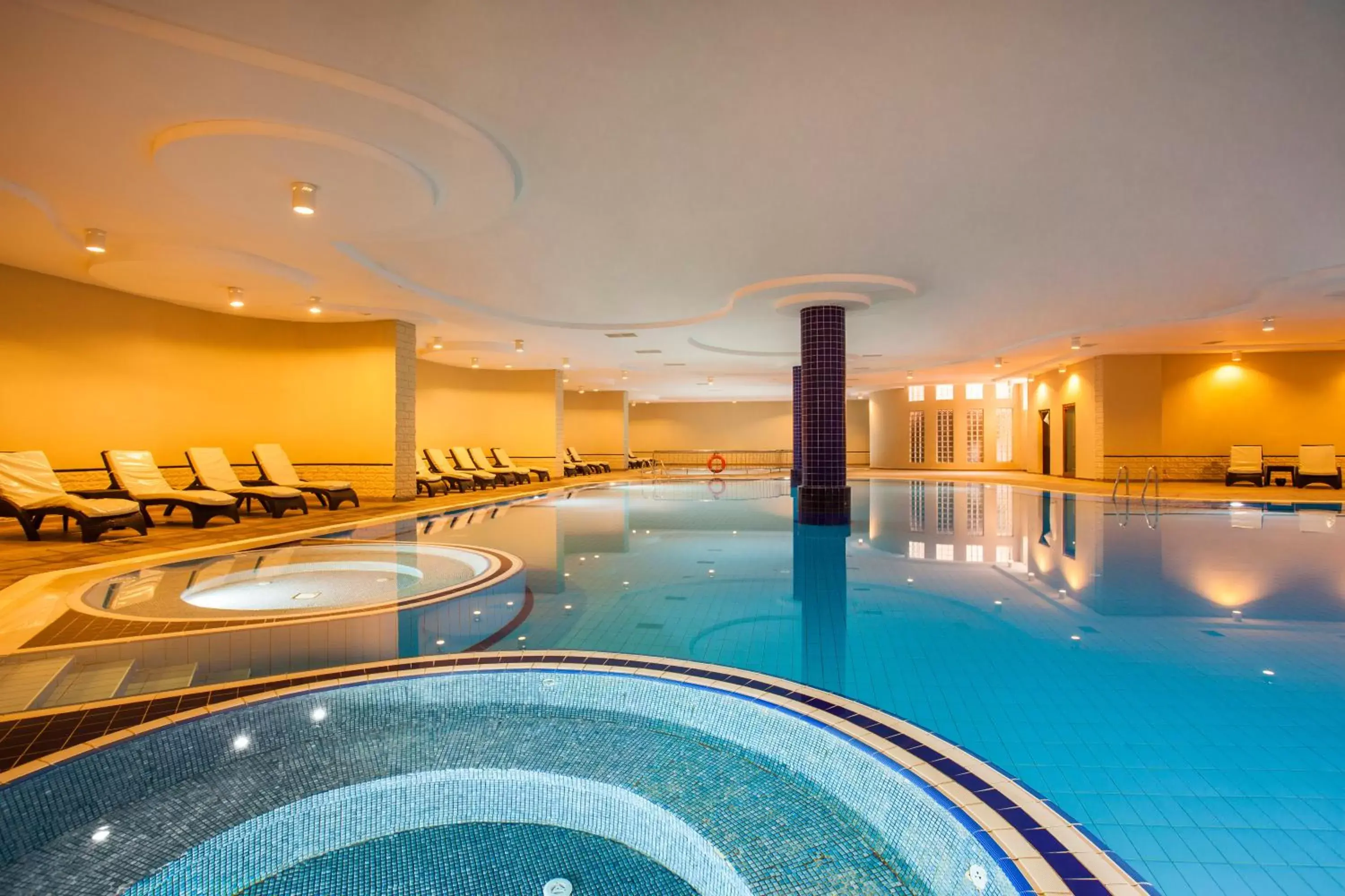 Swimming Pool in Hotel Turan Prince - Ex Sentido Turan Prince