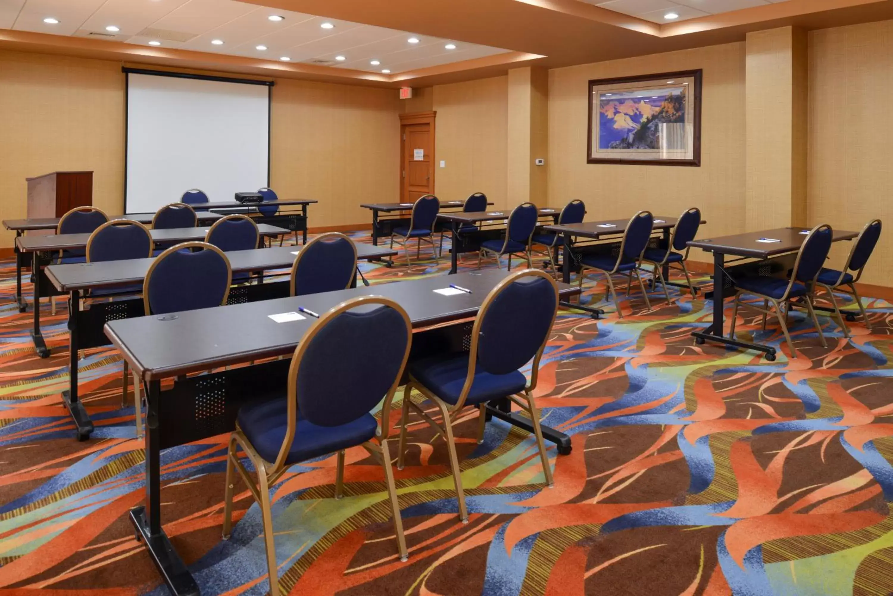 Meeting/conference room in Holiday Inn Express Flagstaff, an IHG Hotel