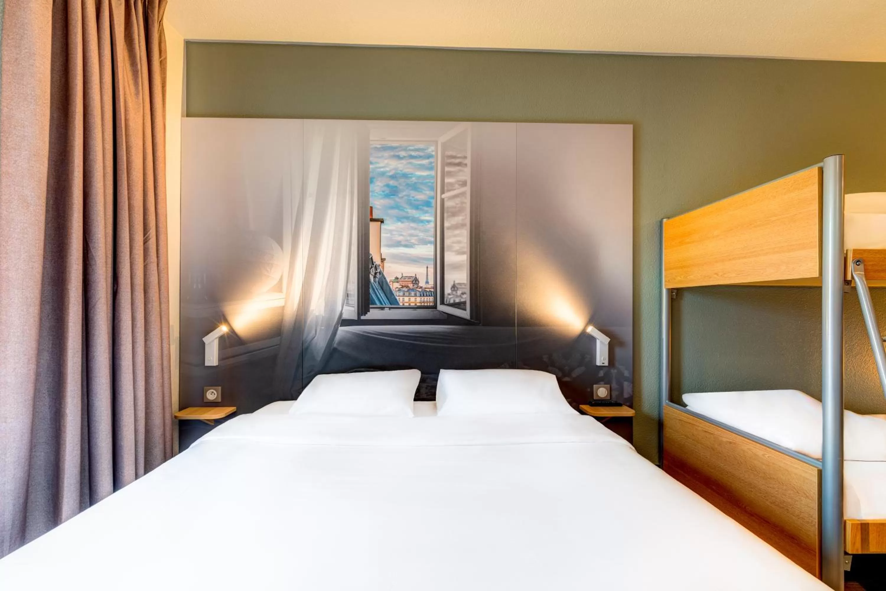 Bedroom, Bed in B&B HOTEL Saint-Witz