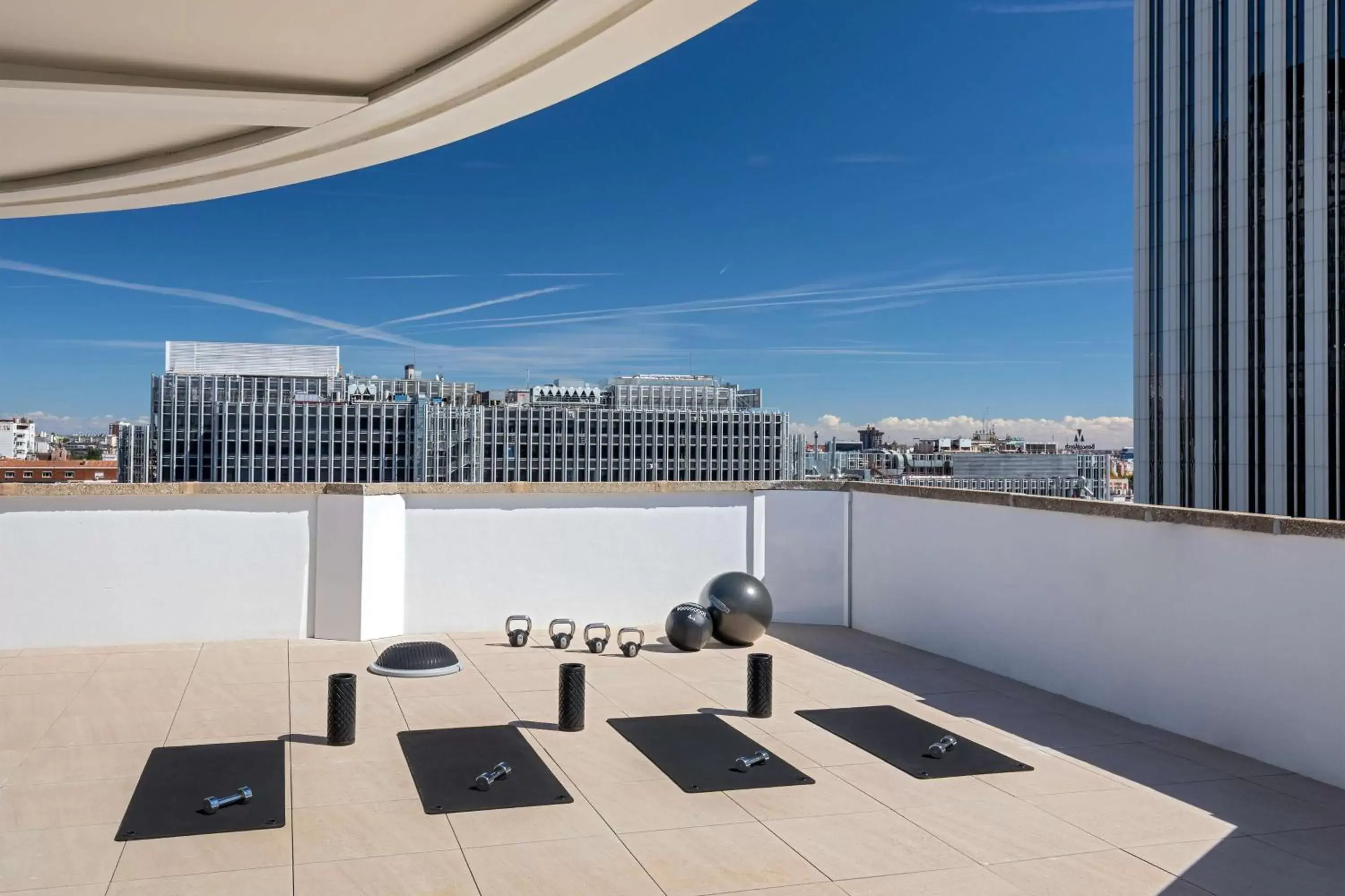 Fitness centre/facilities in Canopy by Hilton Madrid Castellana Fitness centre/facilities in Canopy by Hilton Madrid Castellana