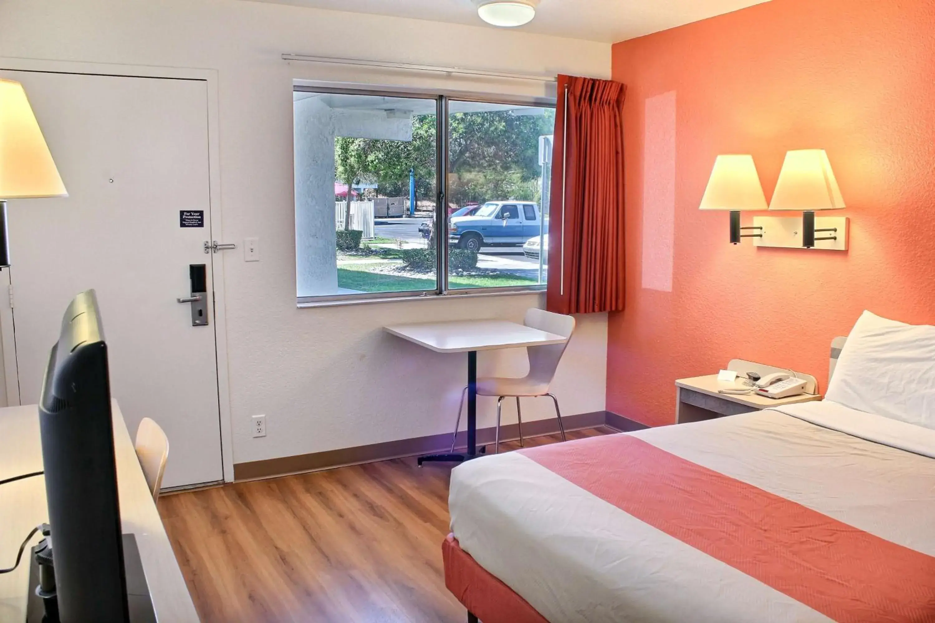 TV and multimedia in Motel 6-Atascadero, CA