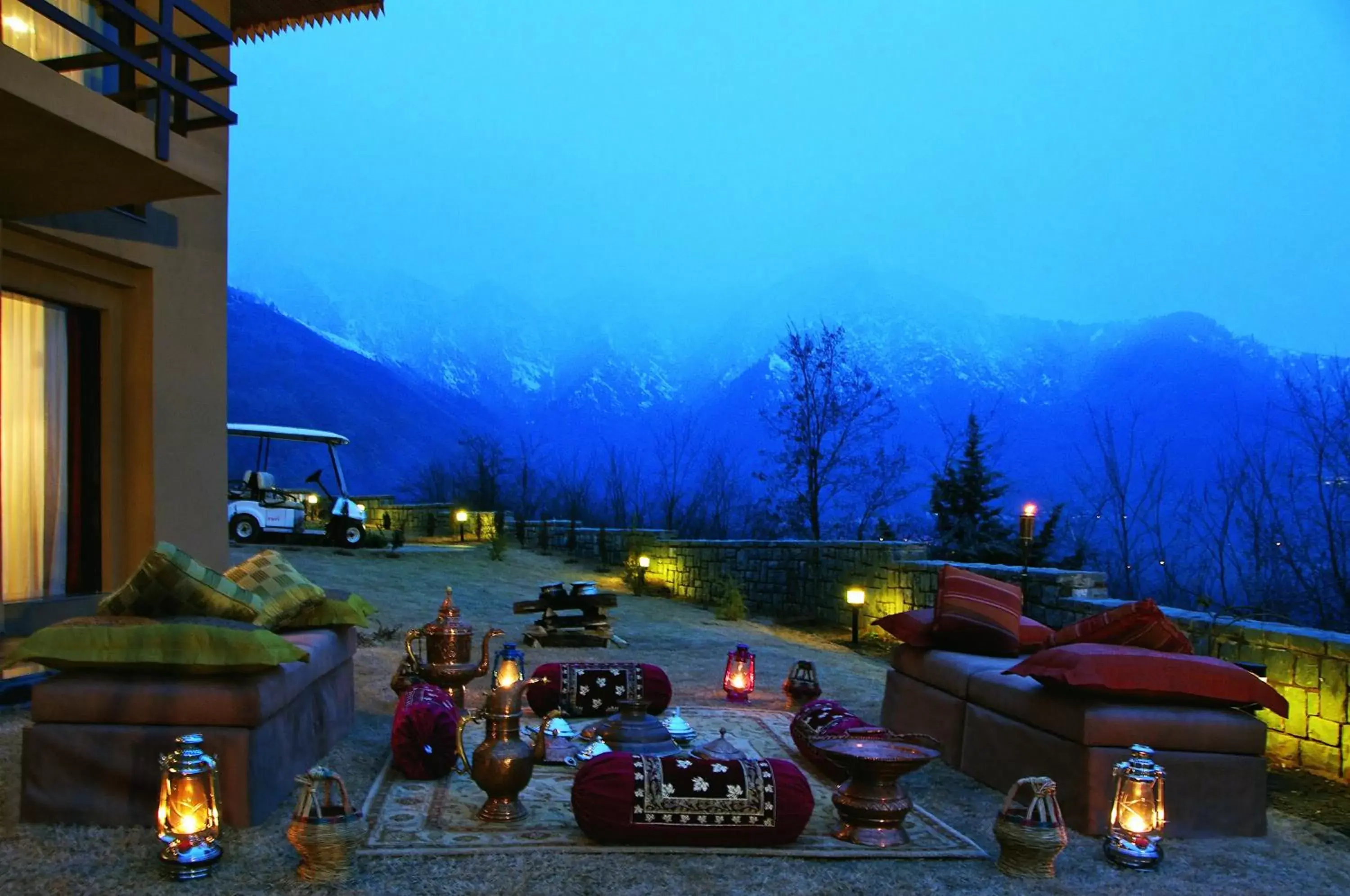 Patio in Taj Dal View Srinagar Patio in Taj Dal View Srinagar