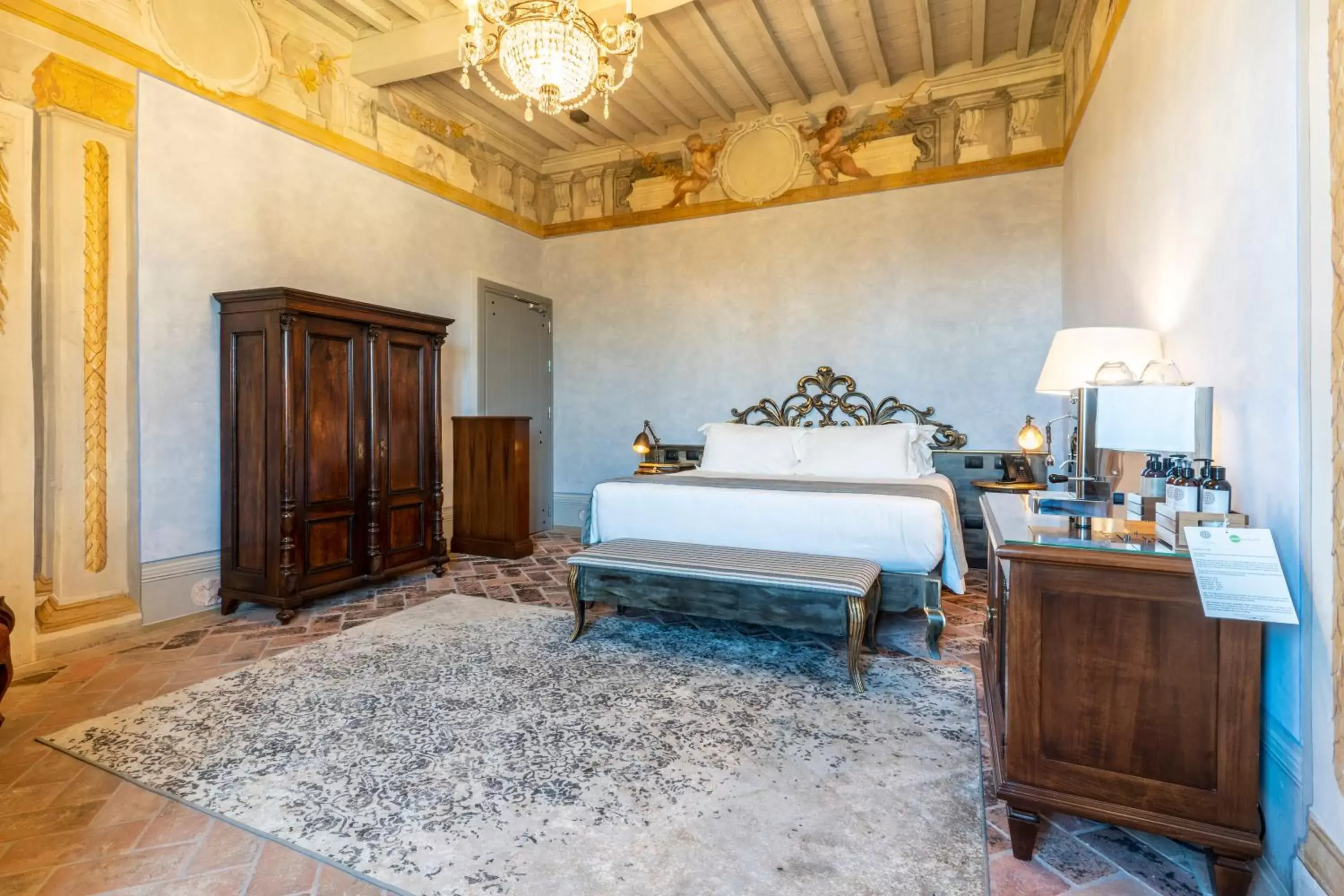 Bed in Villa Petriolo