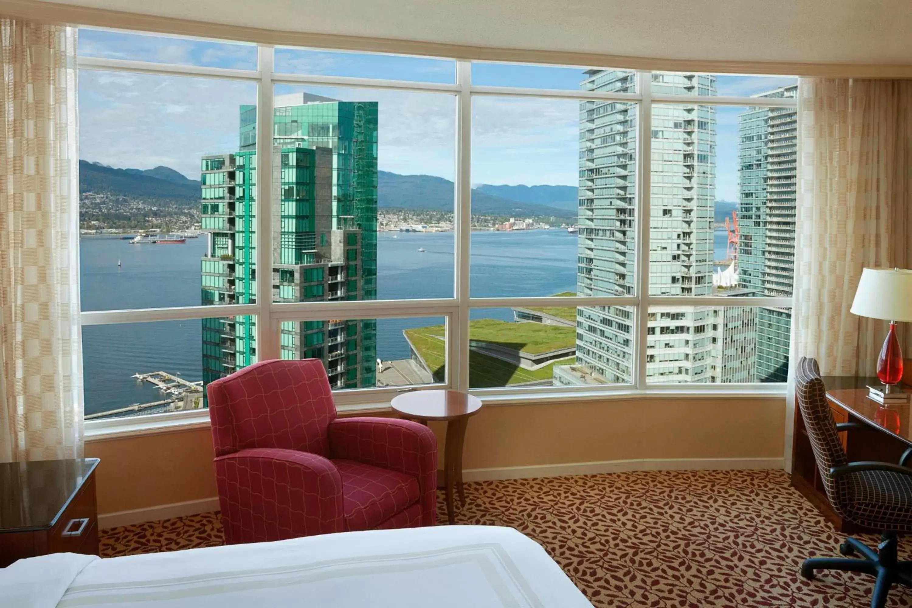 Photo of the whole room in Vancouver Marriott Pinnacle Downtown Hotel