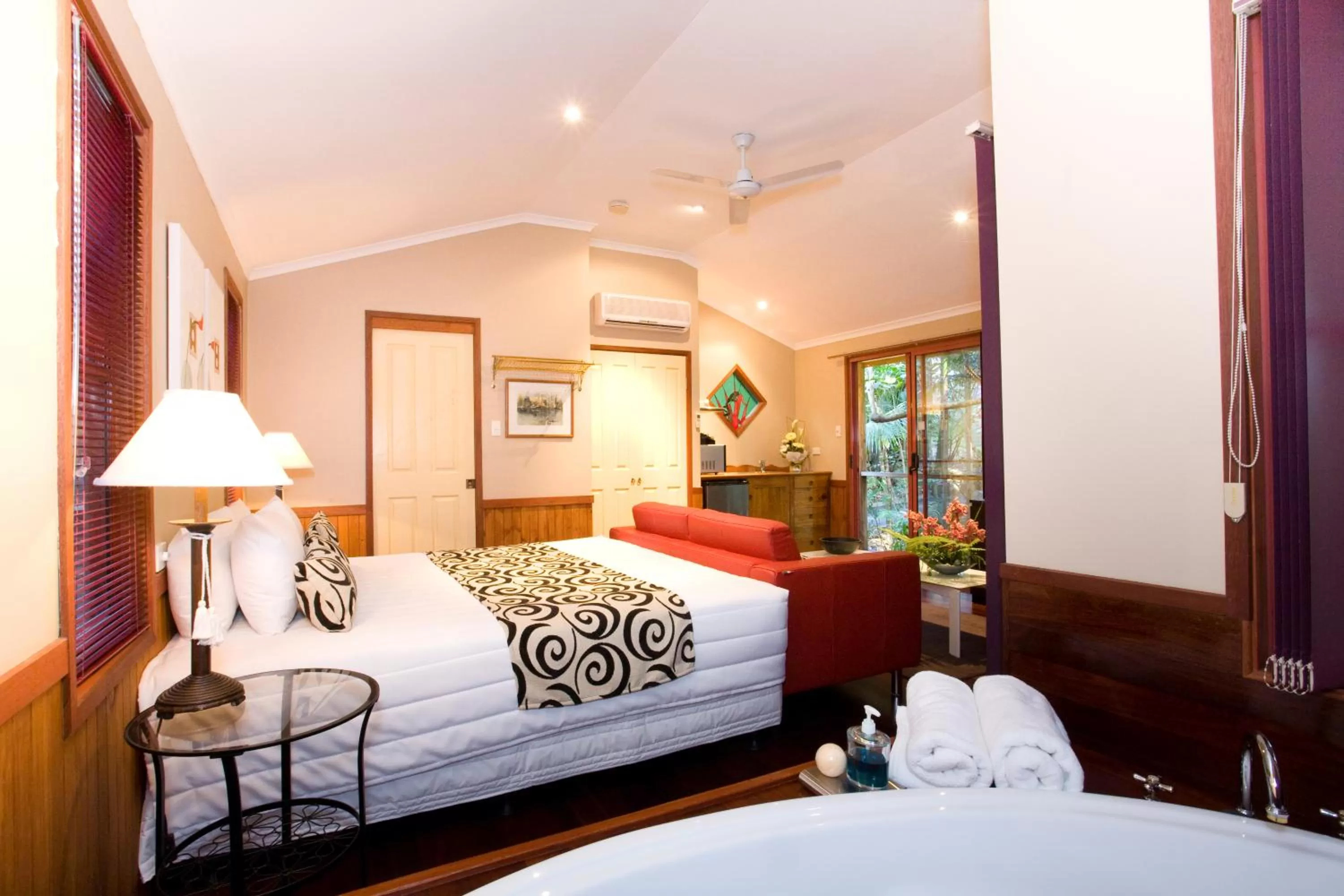 Bed in Amore On Buderim Rainforest Cabins