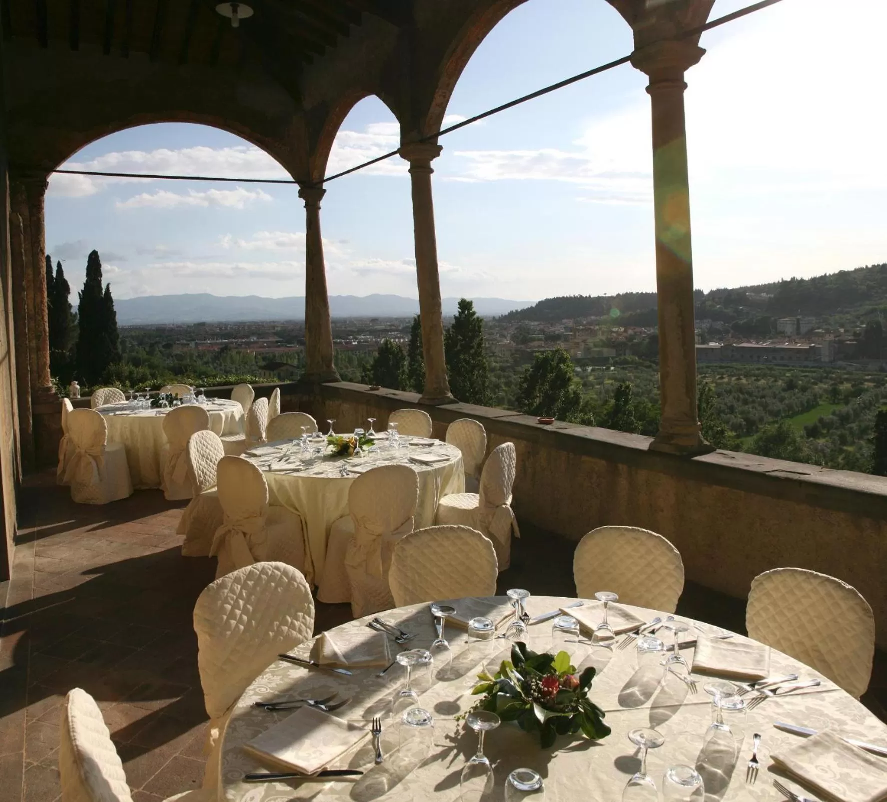 Restaurant/places to eat in Villa Rucellai