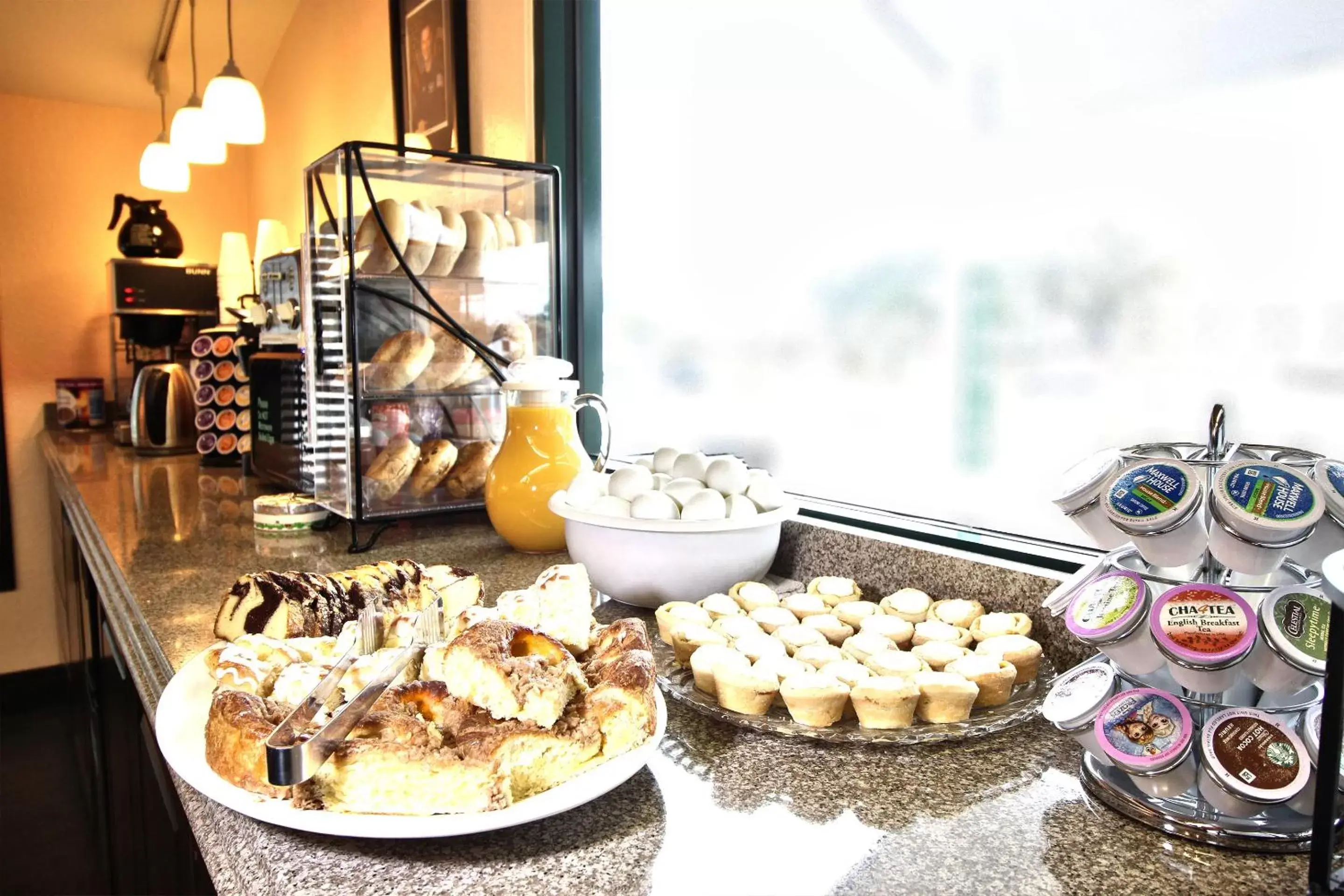 Continental breakfast in Peach Tree Inn & Suites