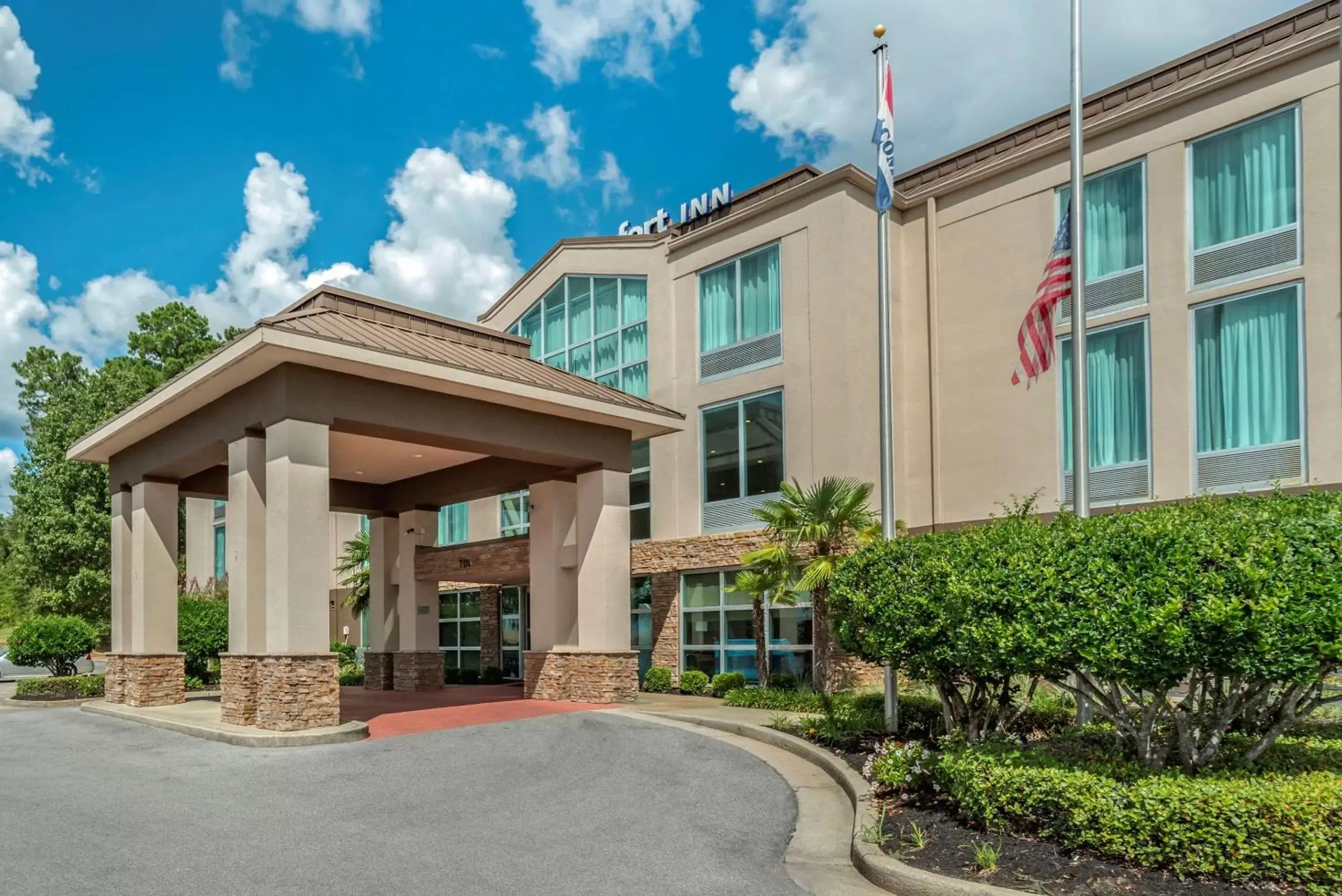 Property building, Facade/Entrance in Comfort Inn Meridian