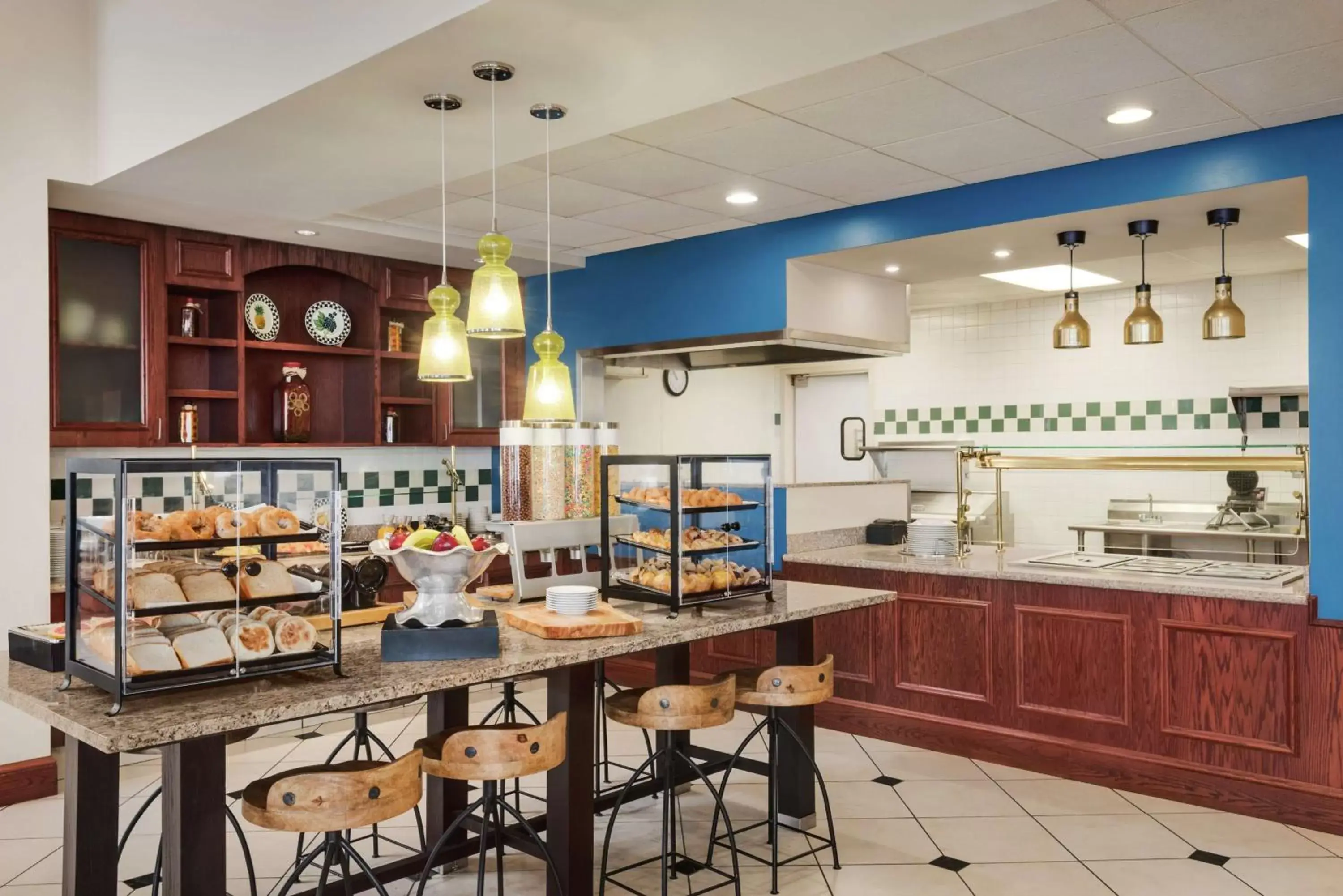 Dining area, Restaurant/Places to Eat in Hilton Garden Inn Dubuque Downtown