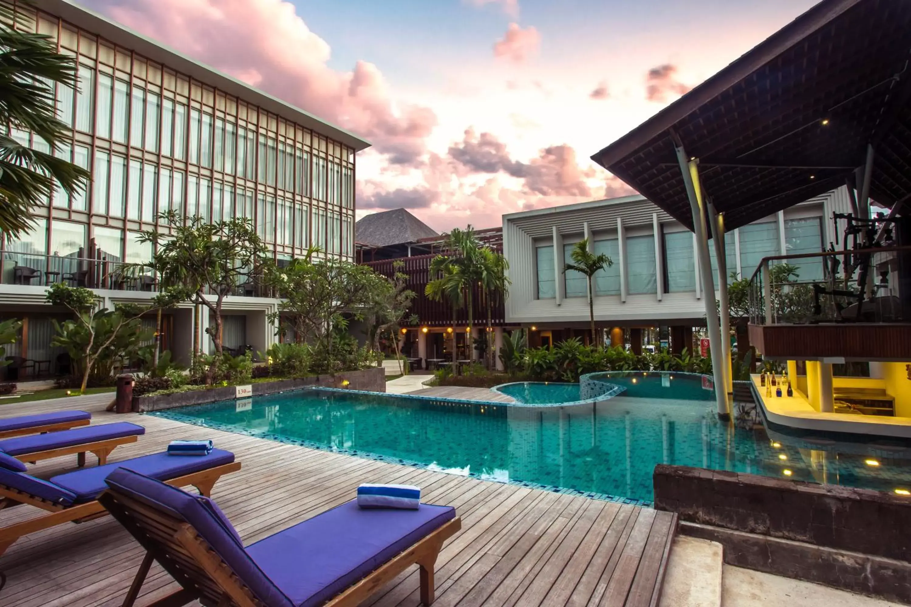 Swimming pool in The Lerina Hotel Nusa Dua