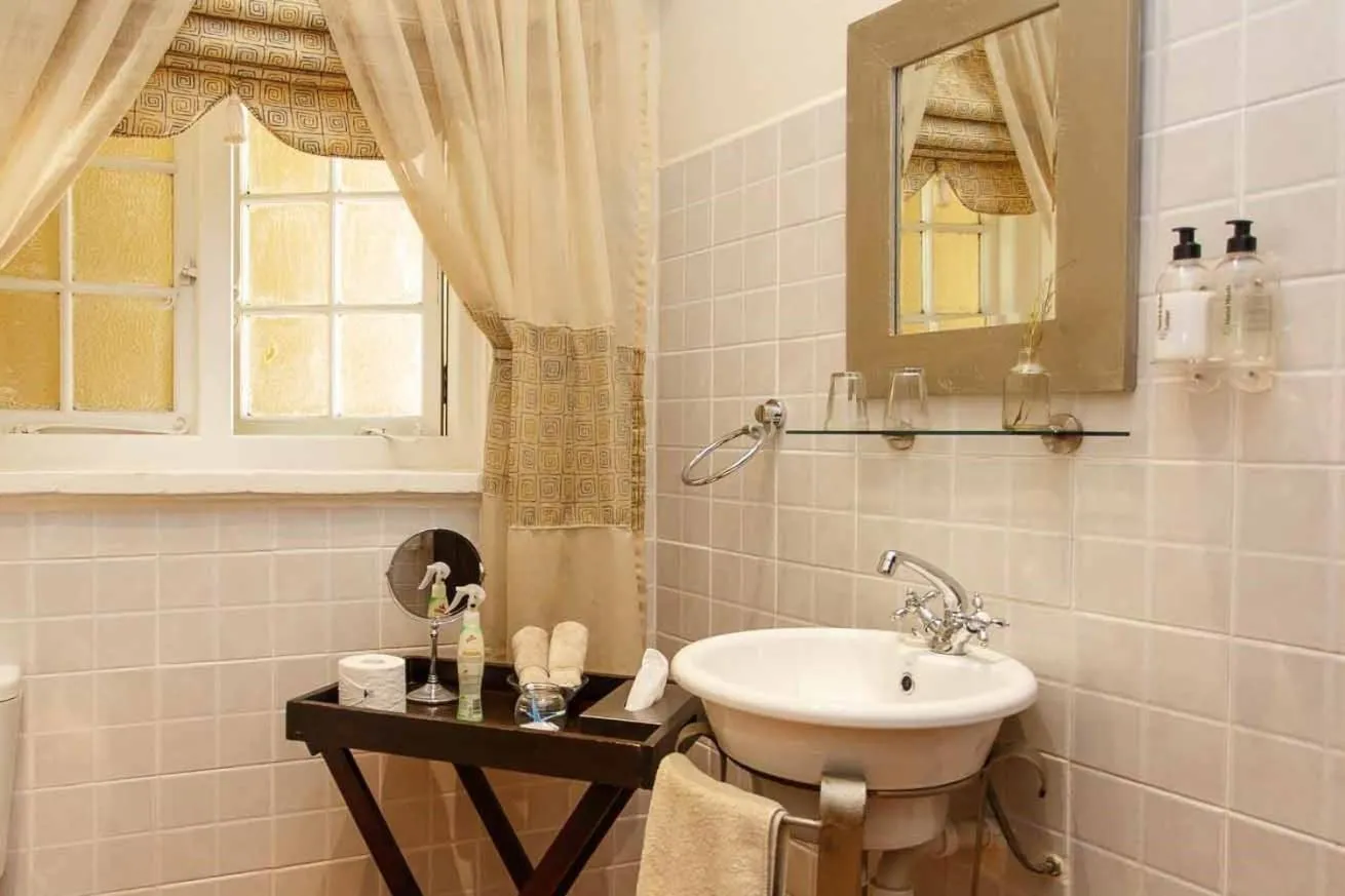 Bathroom in Riverside Guest Lodge