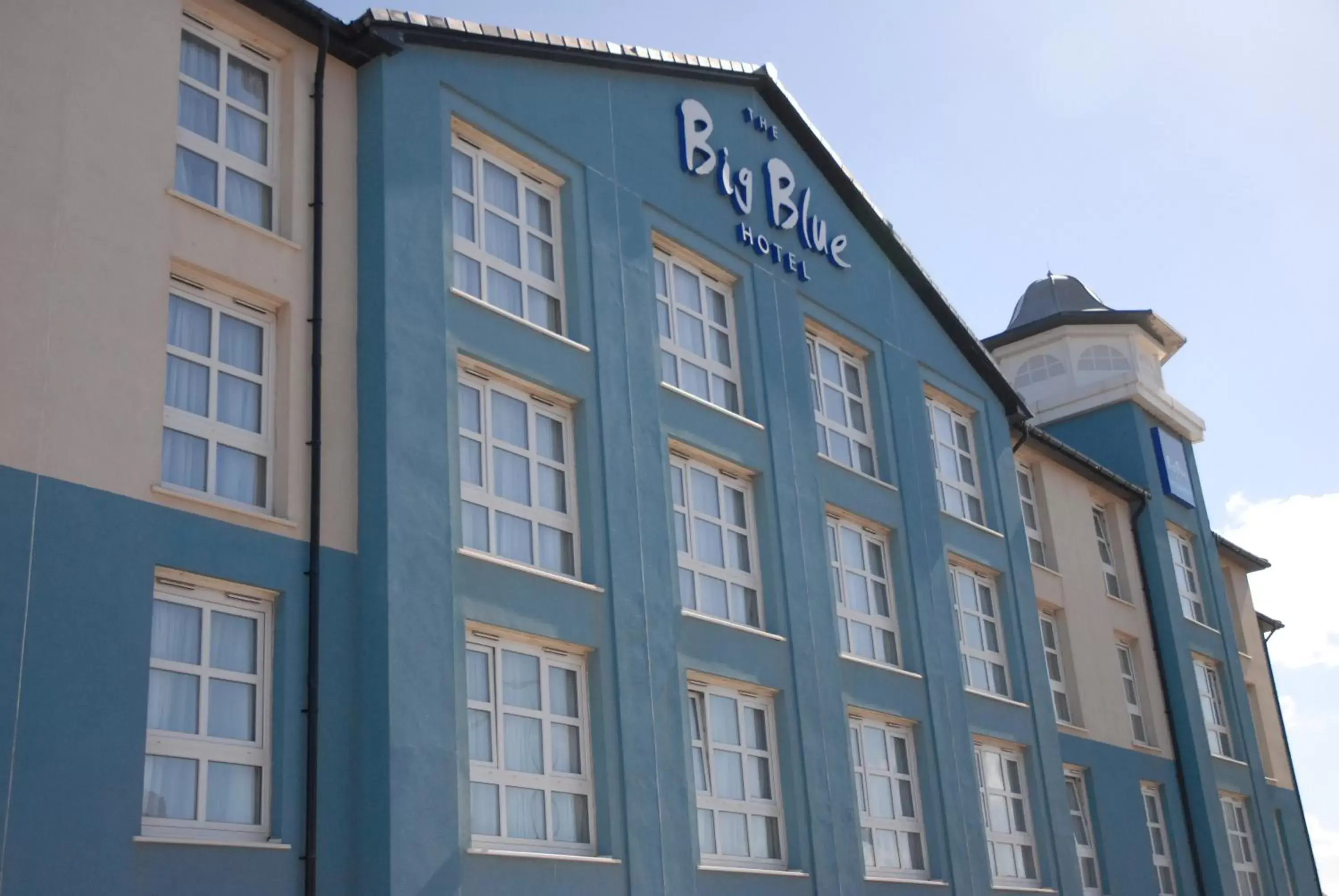 Facade/entrance, Property Building in The Big Blue Hotel - Blackpool Pleasure Beach
