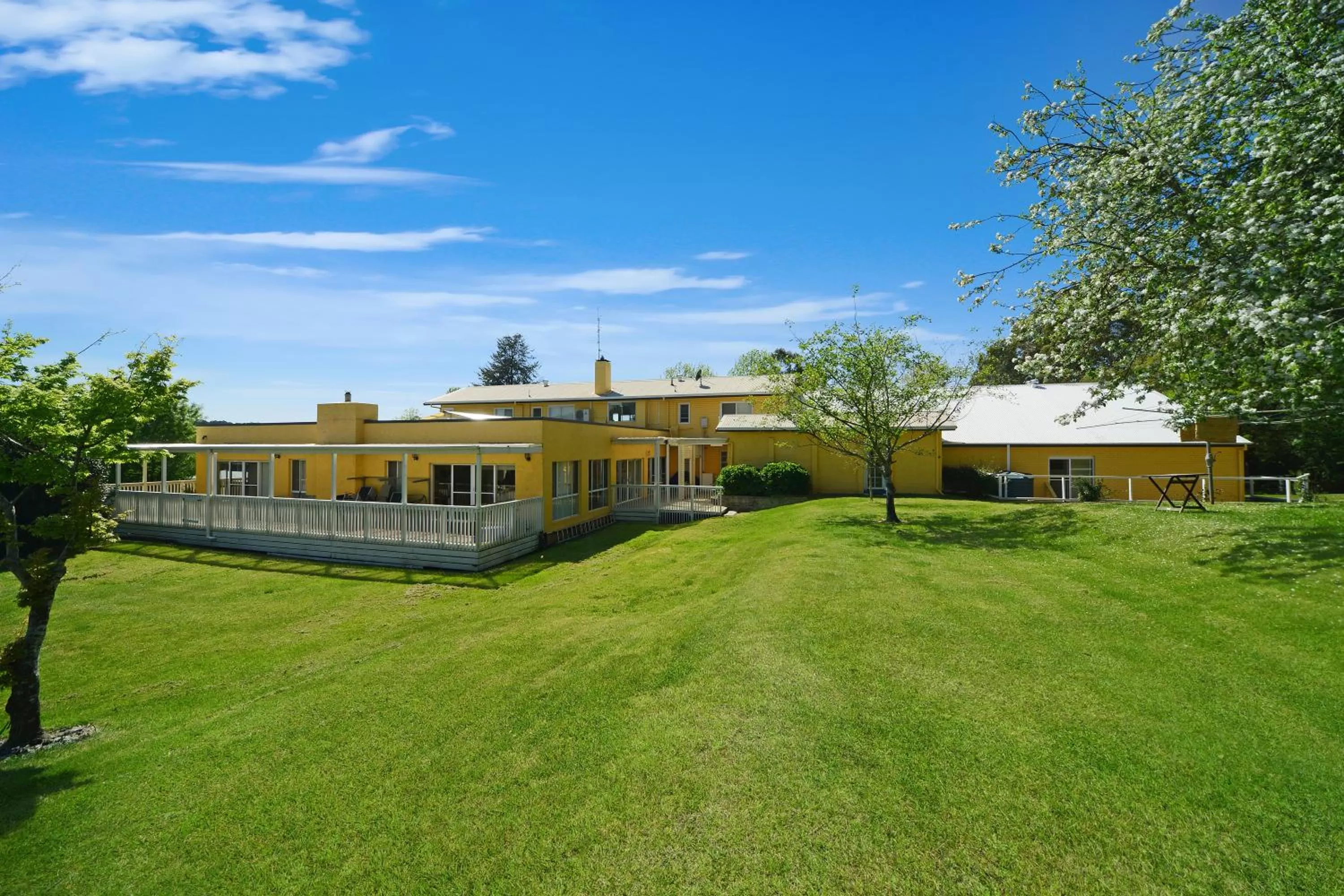 Garden, Property Building in Bundanoon Lodge
