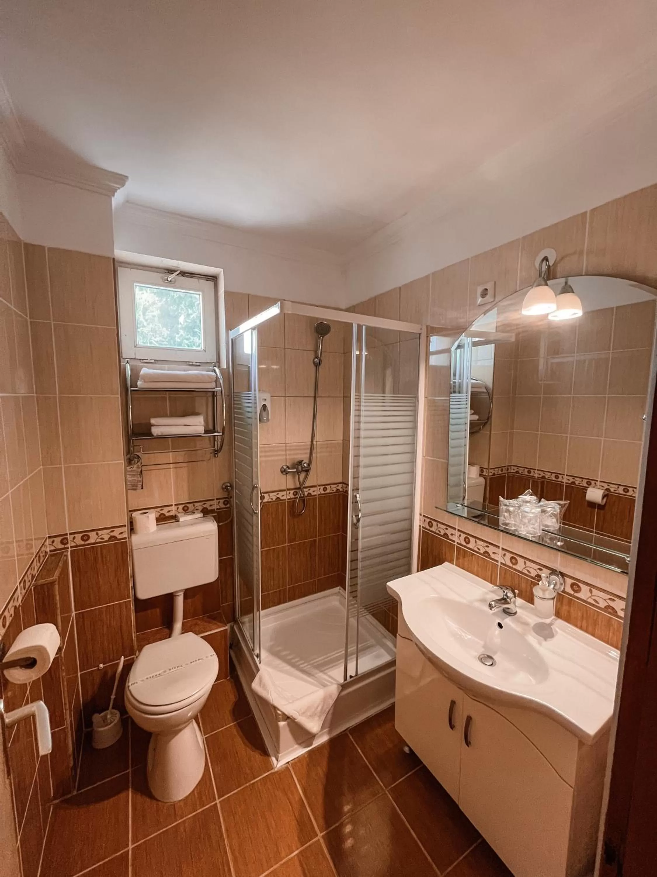 Standard Twin Room - single occupancy in Hotel Korona Wellness, Rendezvény és Borszálloda