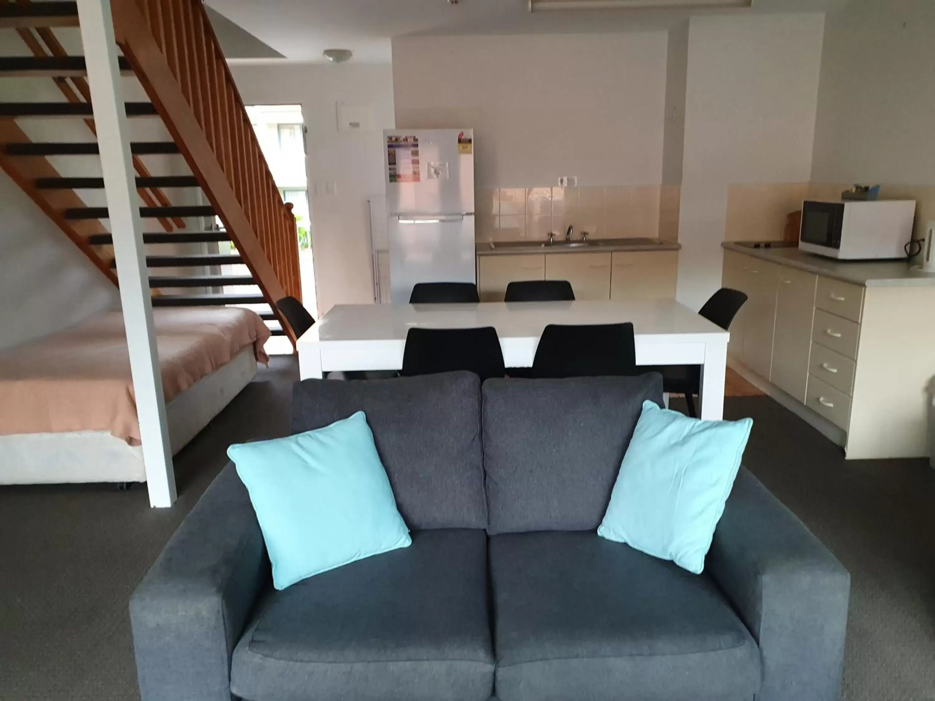 Kitchen or kitchenette, Seating Area in Nelson Bay Breeze